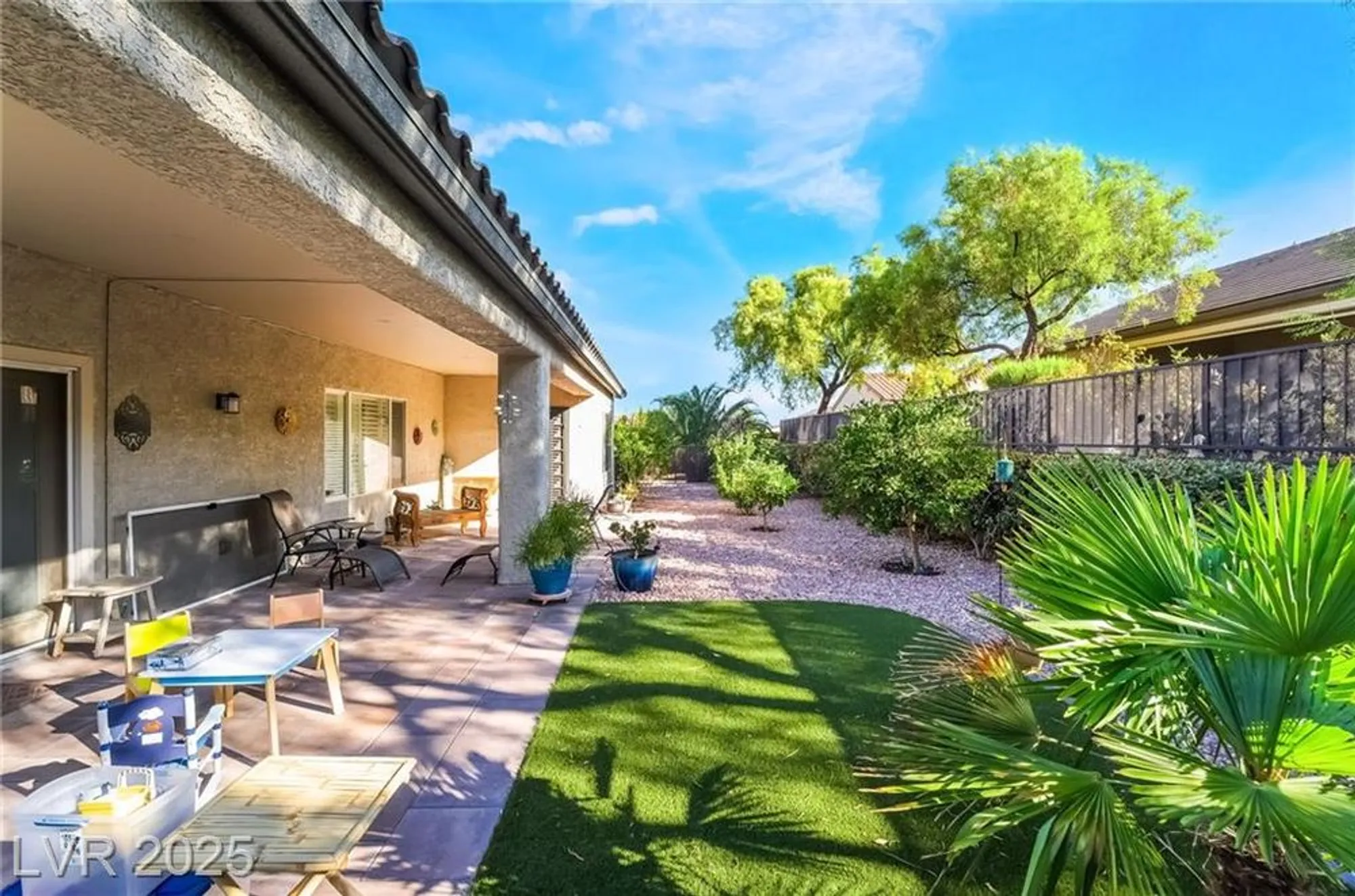 Property Slideshow image 12 of 40 | 2318 black river falls dr, Henderson, NV, 89044