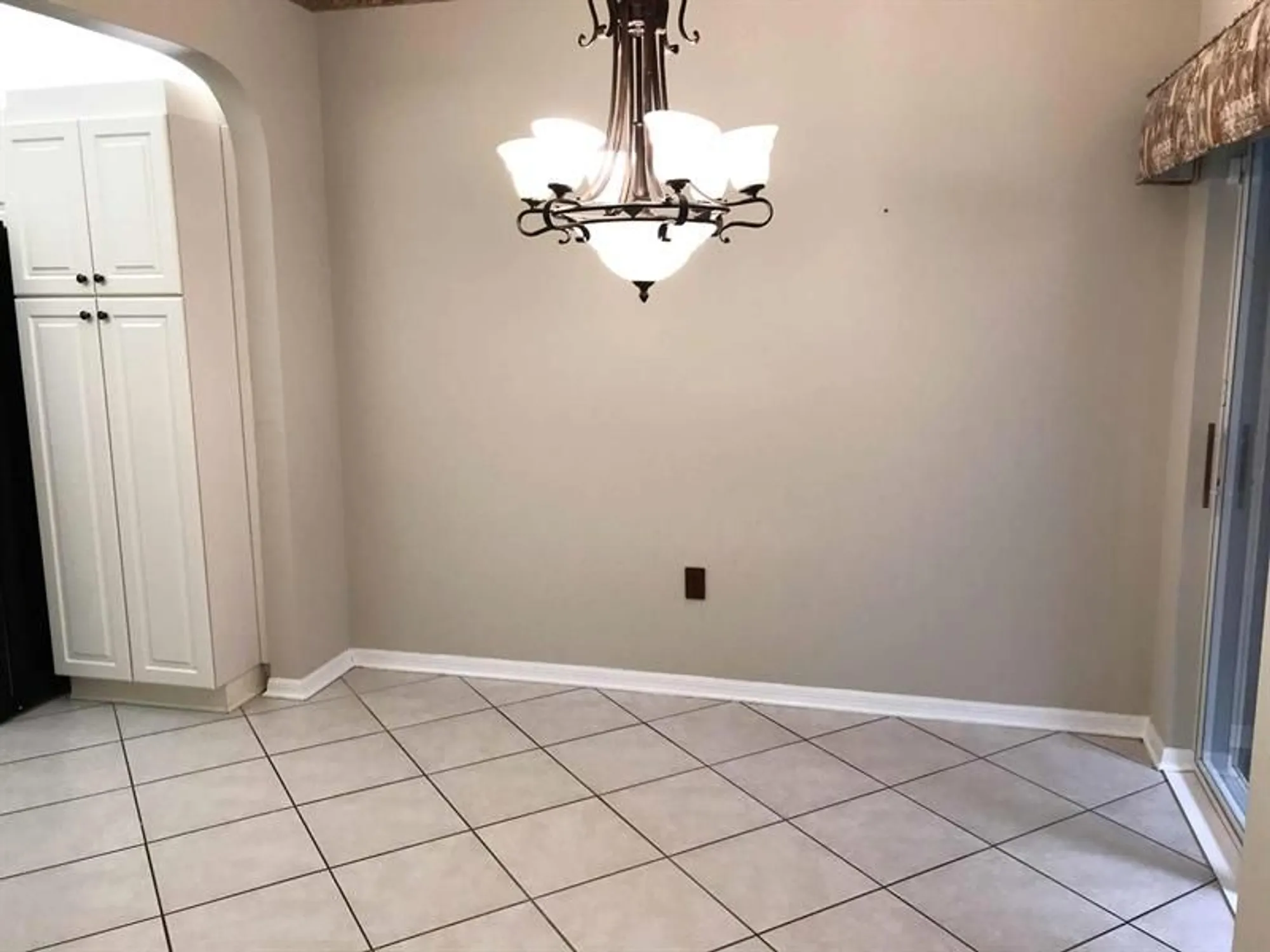 Property Slideshow image 5 of 45 | 7647 southampton ter 110, Tamarac, FL, 33321