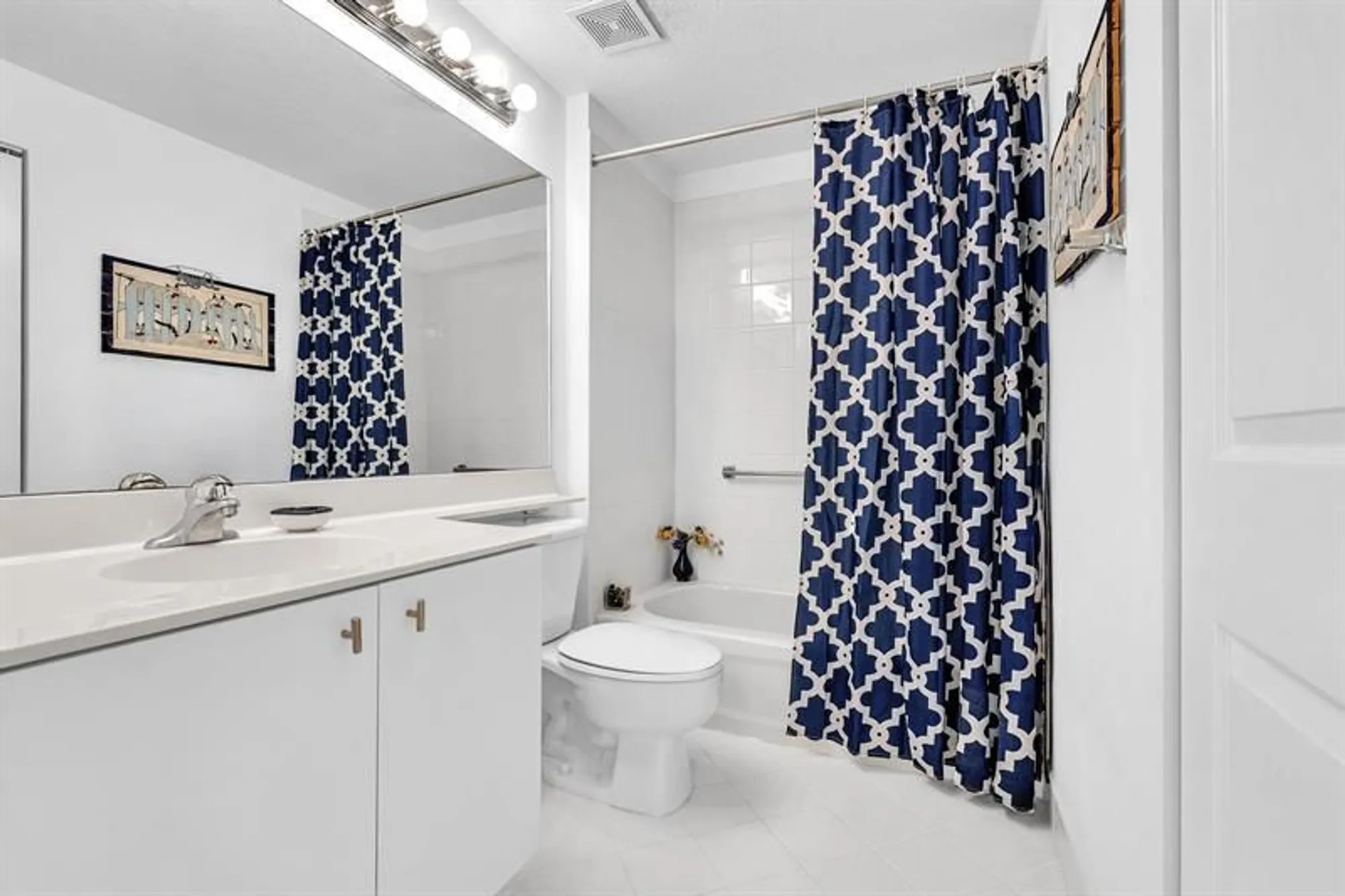 Property Slideshow image 37 of 78 | 7775 yardley dr apt 110, Tamarac, FL, 33321