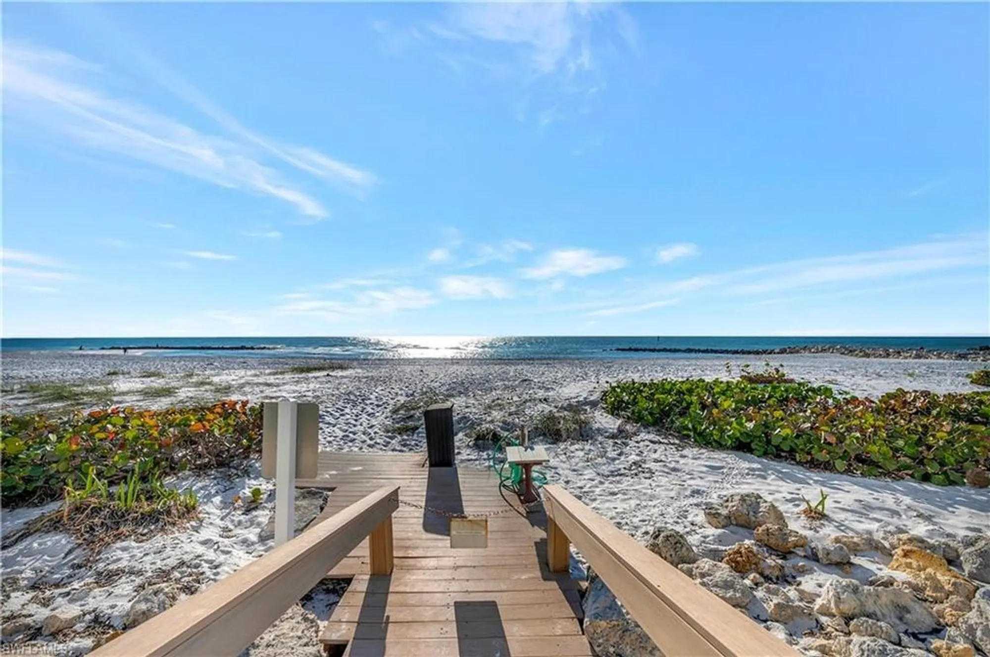 Property Slideshow image 26 of 28 | 2246 gulf shore blvd l2, Naples, FL, 34102