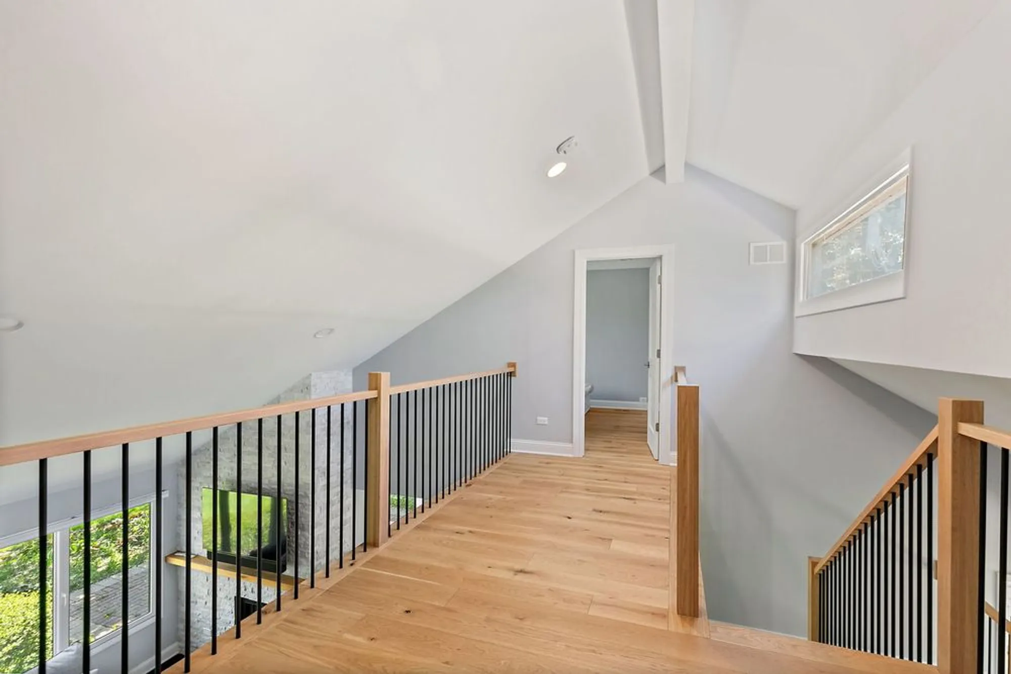 Property Slideshow image 21 of 48 | 535 woodview rd, Lake Barrington, IL, 60010