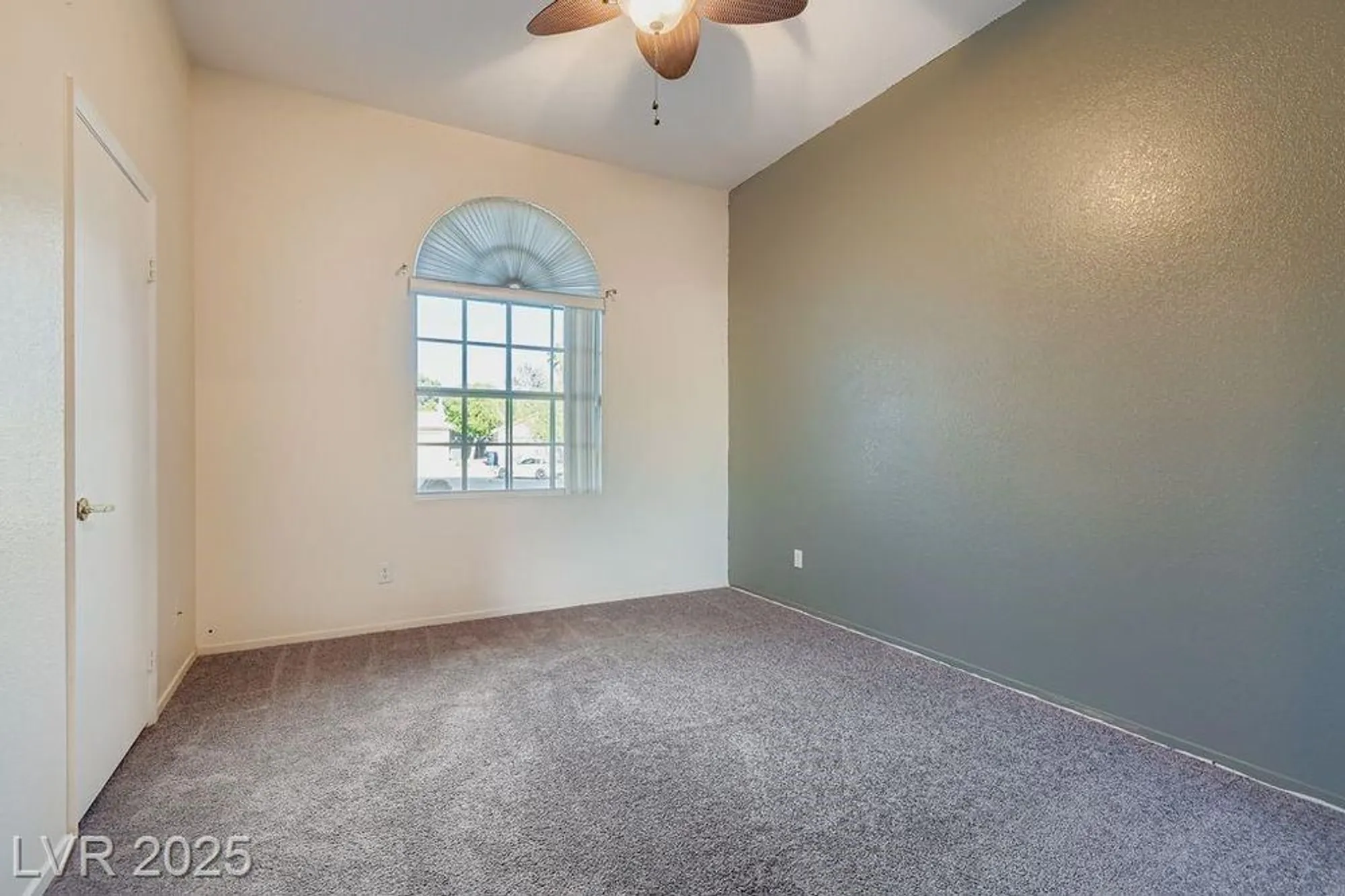 Property Slideshow image 9 of 18 | 4833 lawnwood ct, Las Vegas, NV, 89130