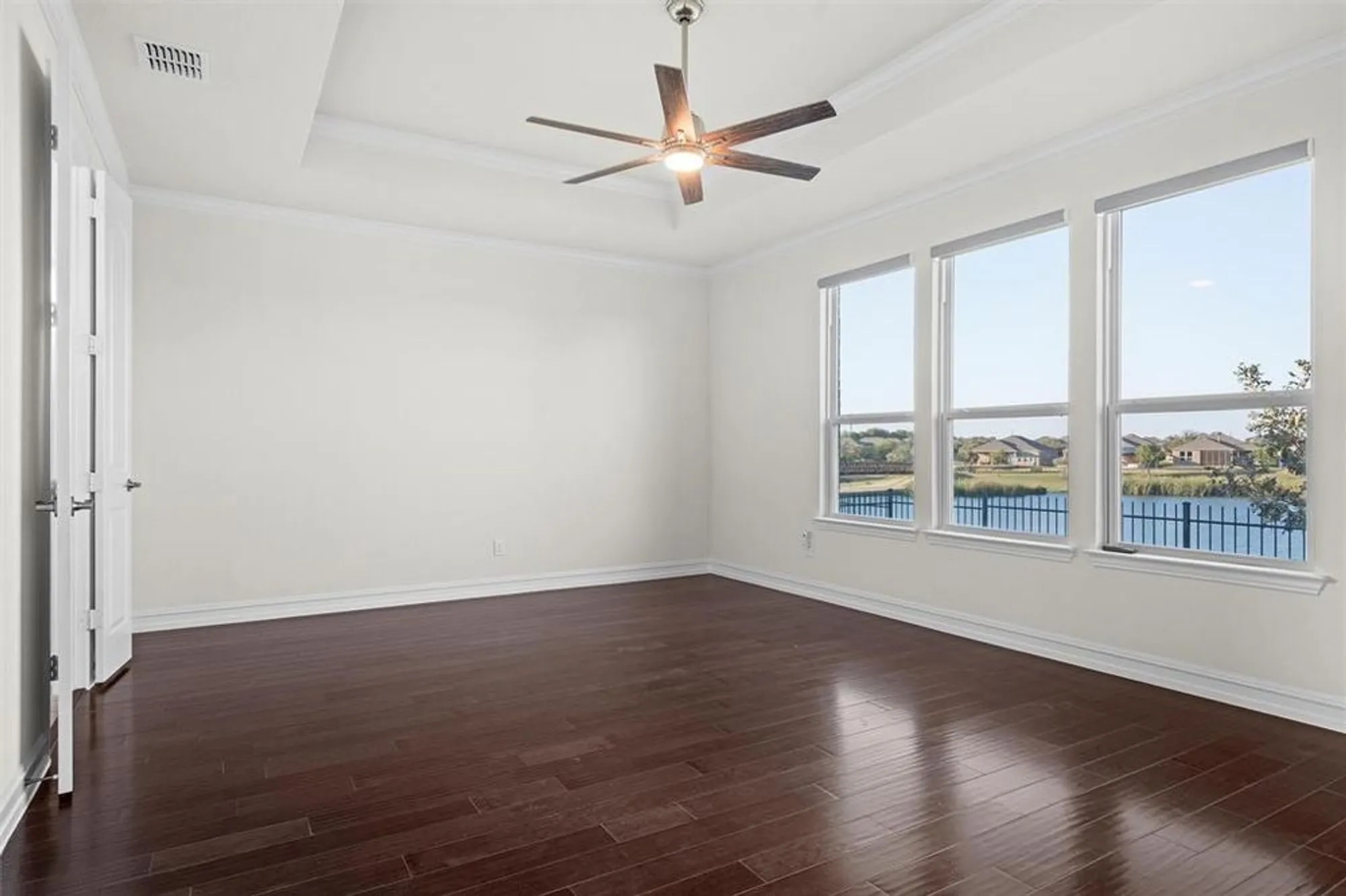 Property Slideshow image 10 of 38 | 2112 vista creek dr, Frisco, TX, 75036