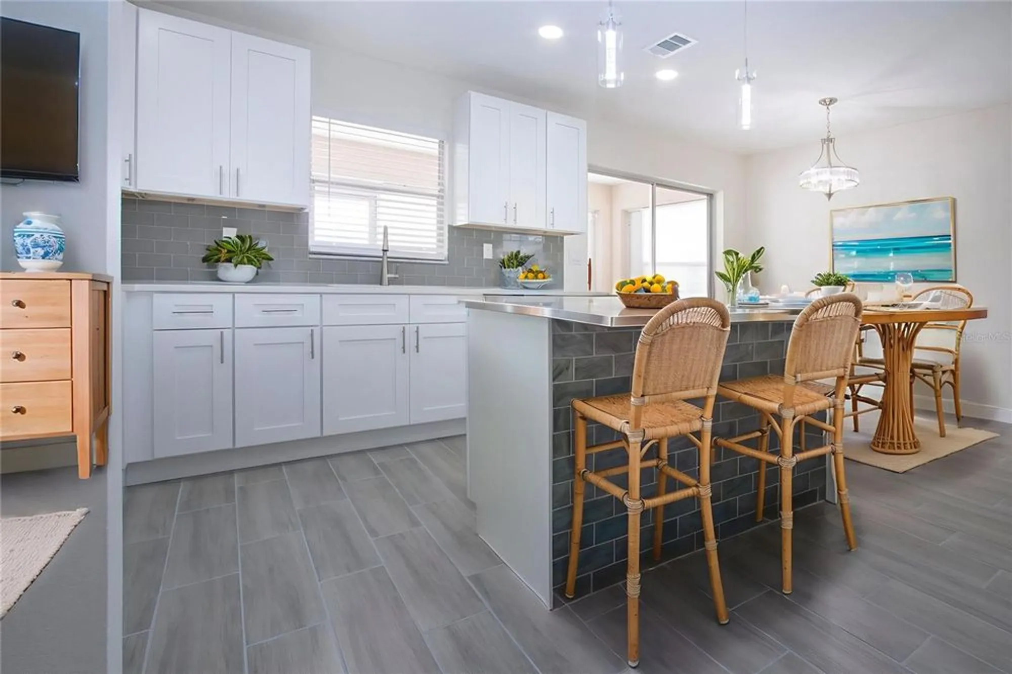 Property Slideshow image 5 of 72 | 1906 canterbury ln 20, Sun City Center, FL, 33573