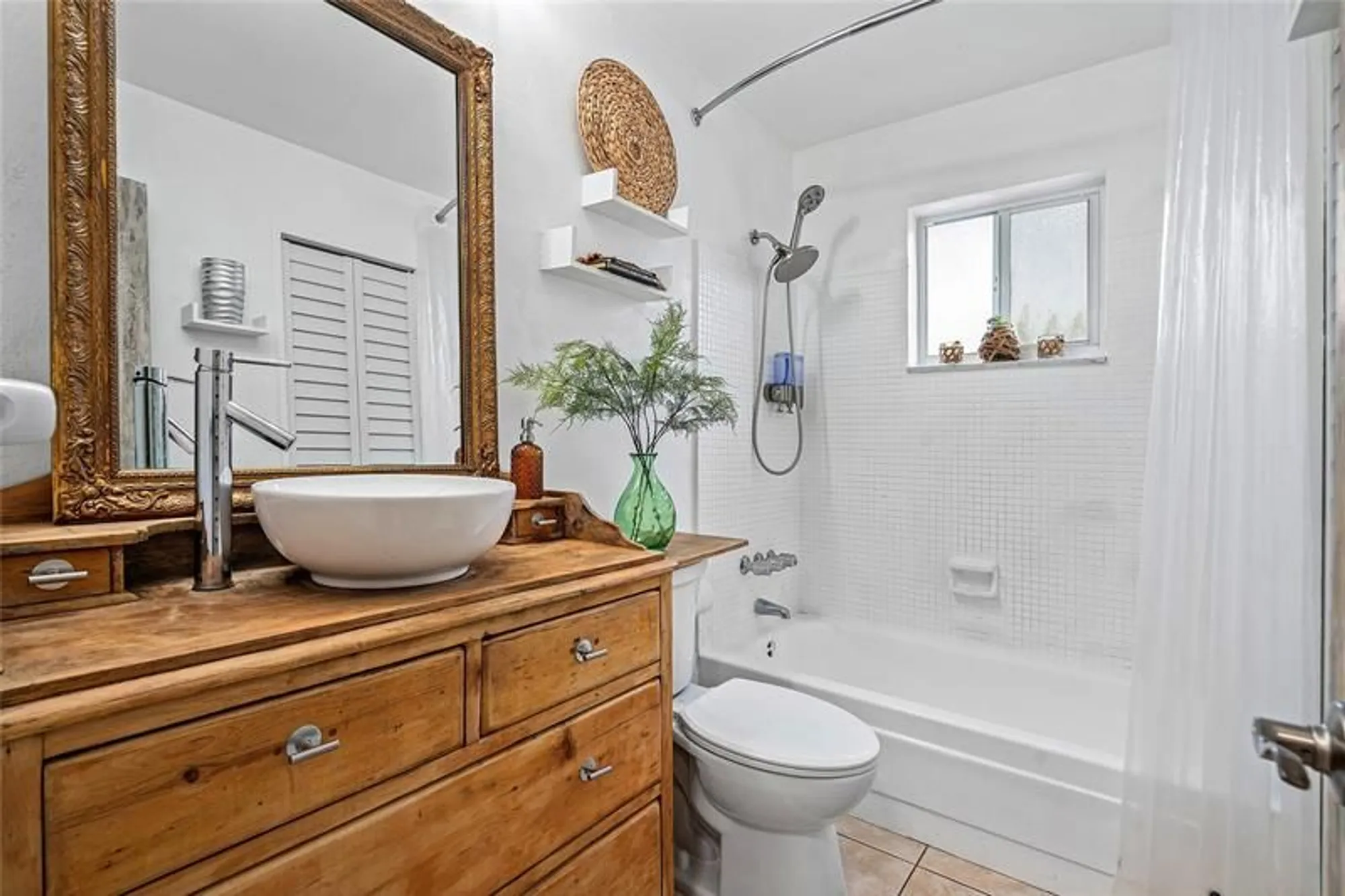 Property Slideshow image 16 of 23 | 170 nw 27th st, Pompano Beach, FL, 33064