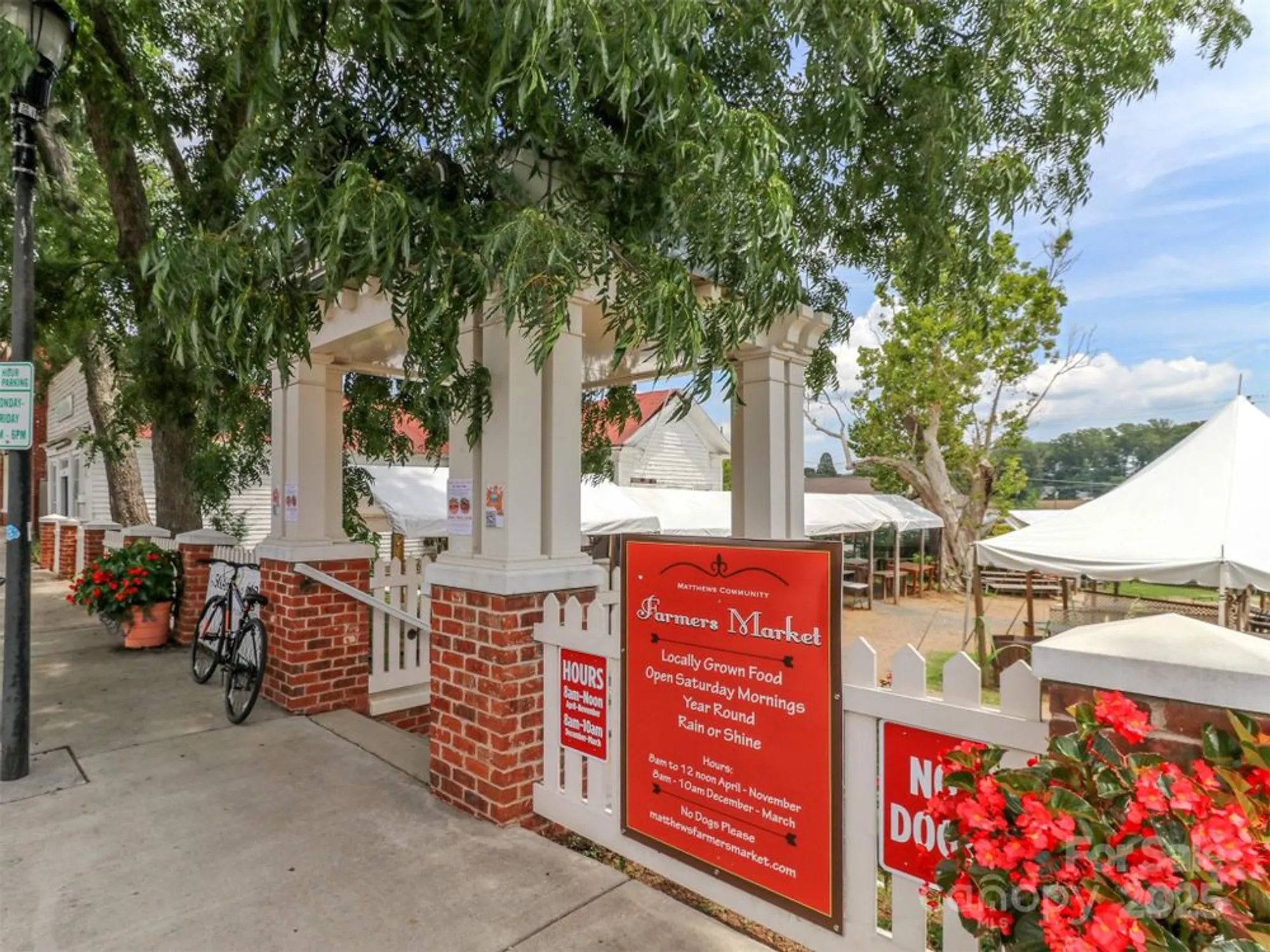 Property Slideshow image 40 of 46 | 4423 parkgate dr, Matthews, NC, 28105