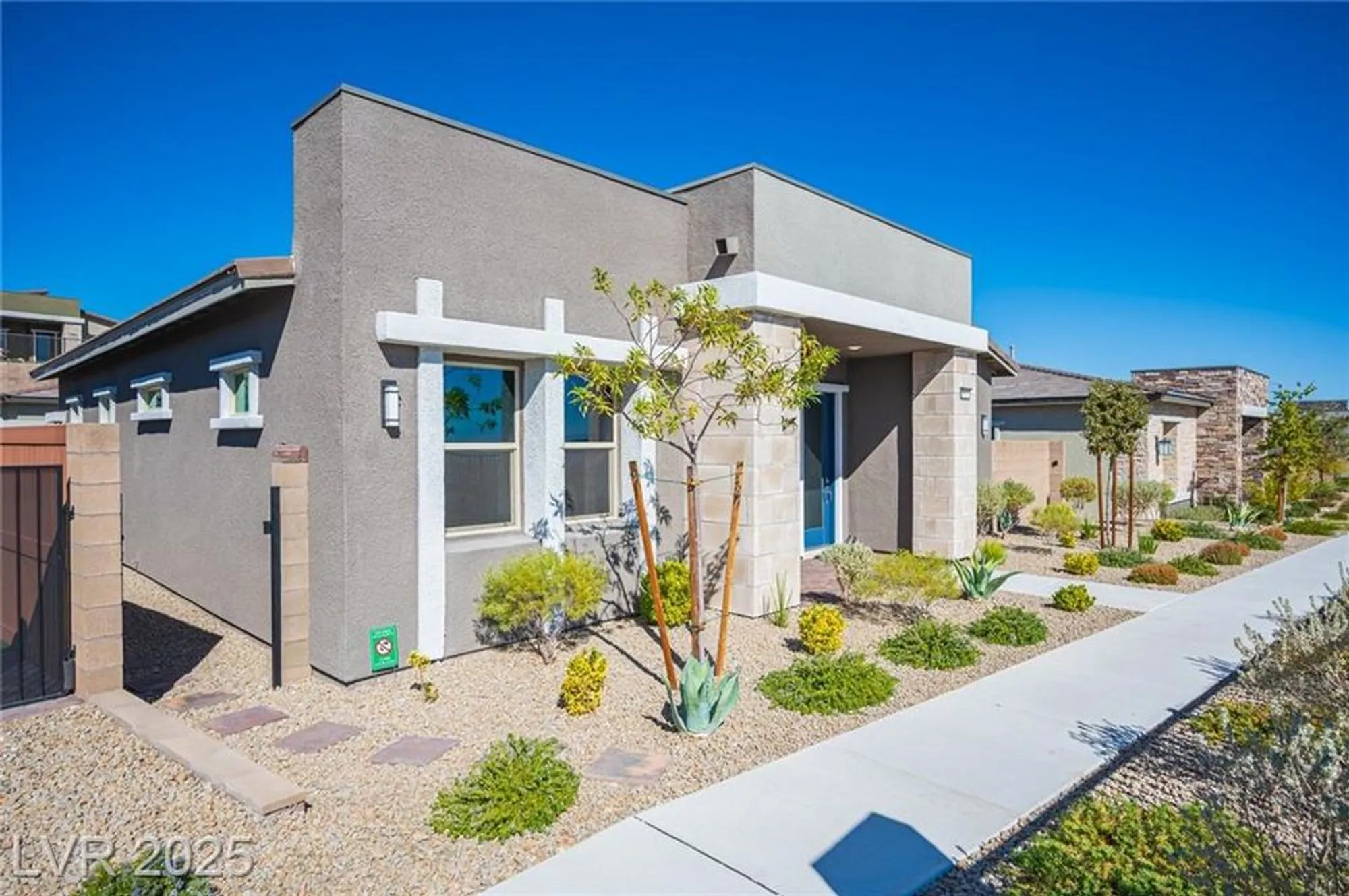 Property Slideshow image 2 of 46 | 932 belleforte ln, Las Vegas, NV, 89138