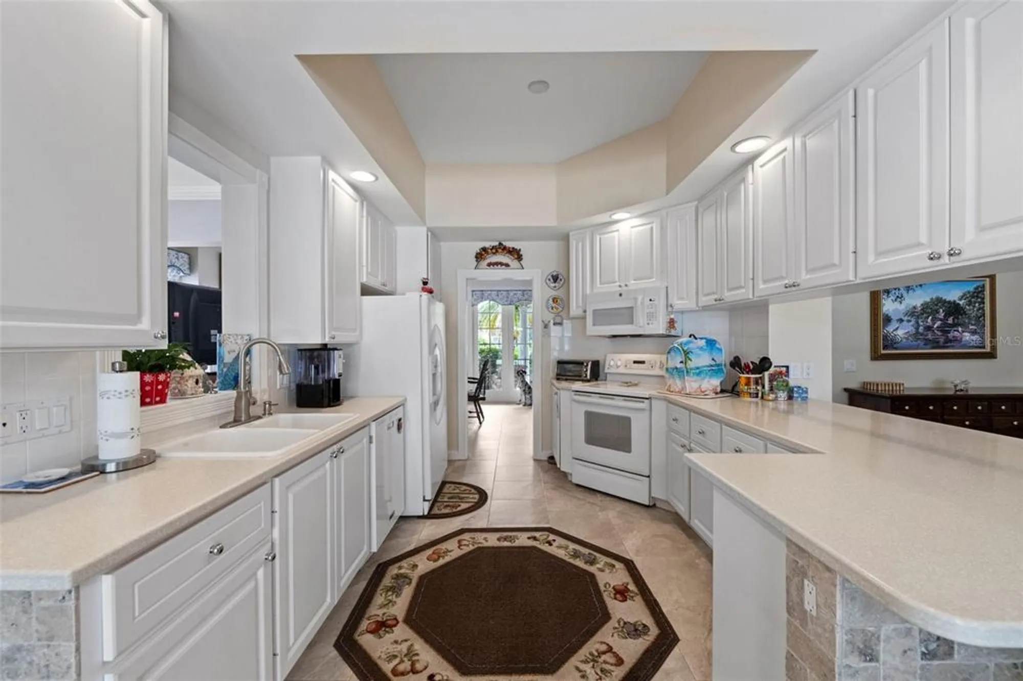 Property Slideshow image 10 of 62 | 5791 girona pl, Sarasota, FL, 34238