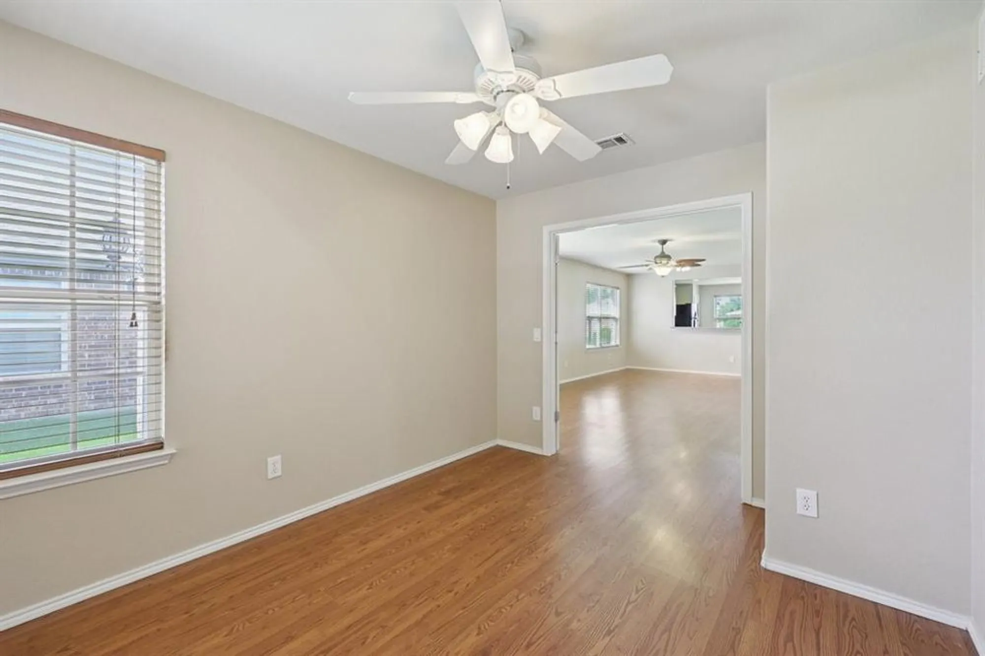 Property Slideshow image 27 of 36 | 7850 estancia dr, Frisco, TX, 75036