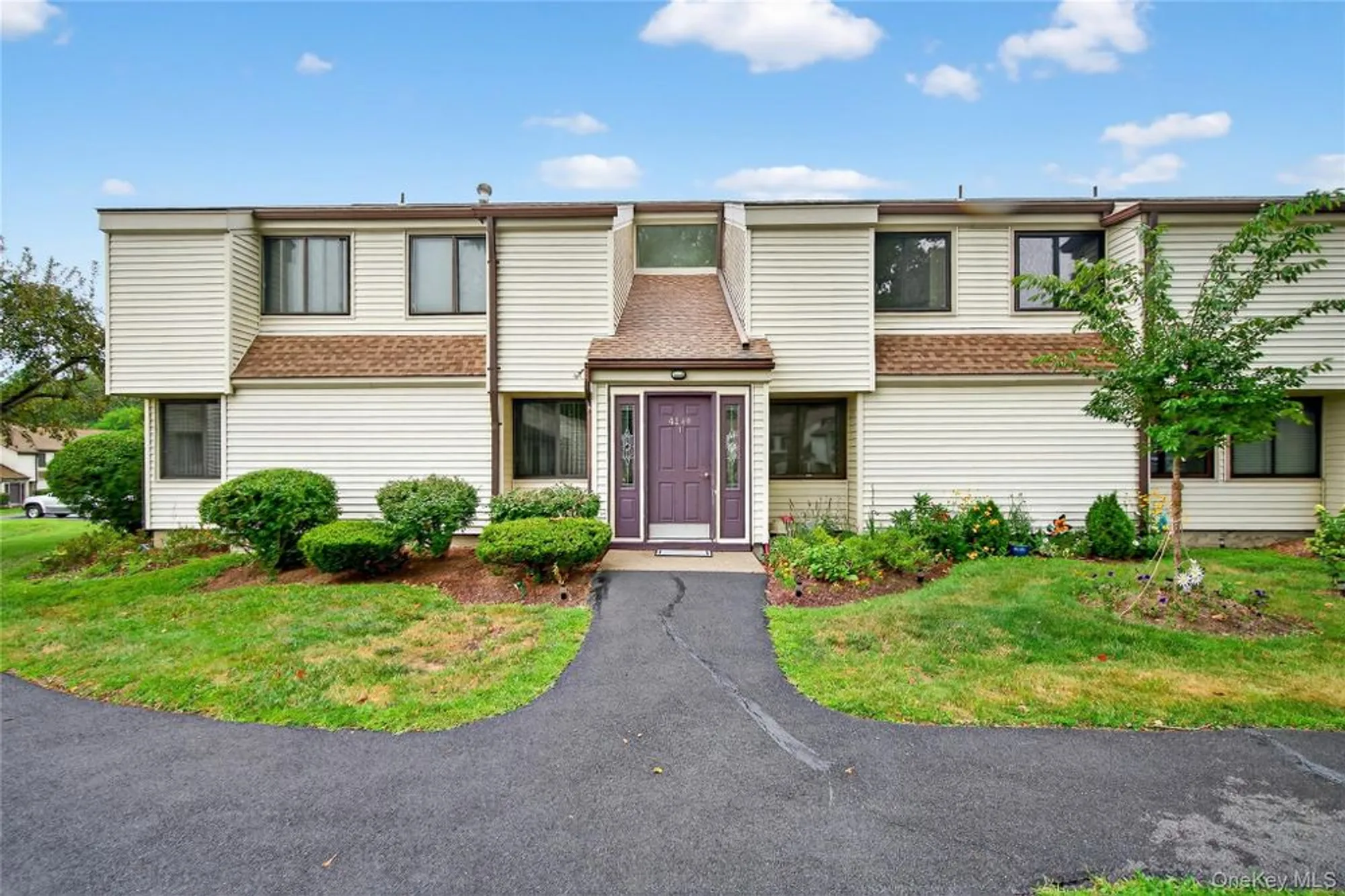 Property Slideshow image 1 of 44 | 41 jefferson oval b, Yorktown Heights, NY, 10598