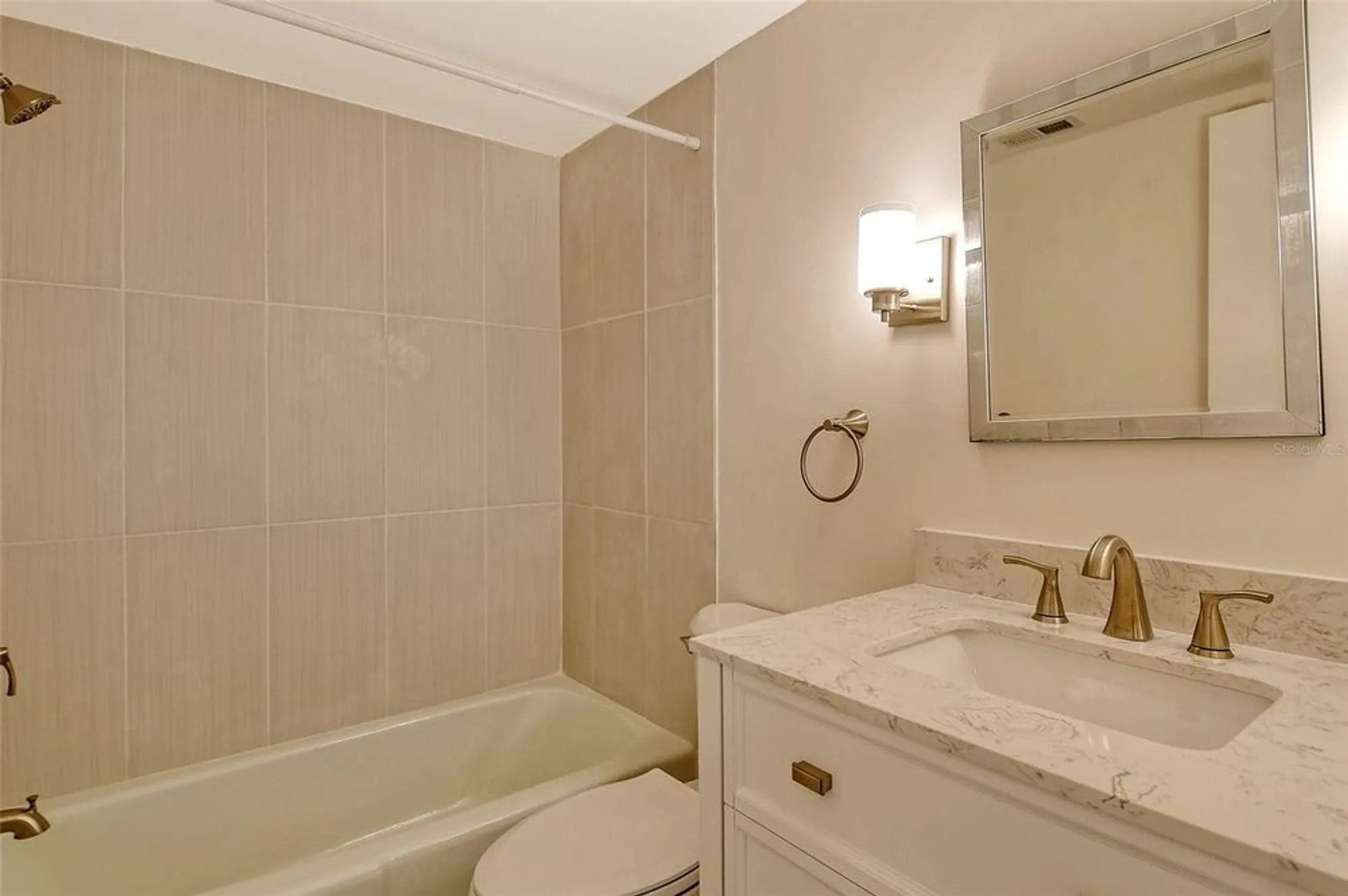 Property Slideshow image 19 of 37 | 6947 woodwind dr 77, Sarasota, FL, 34231