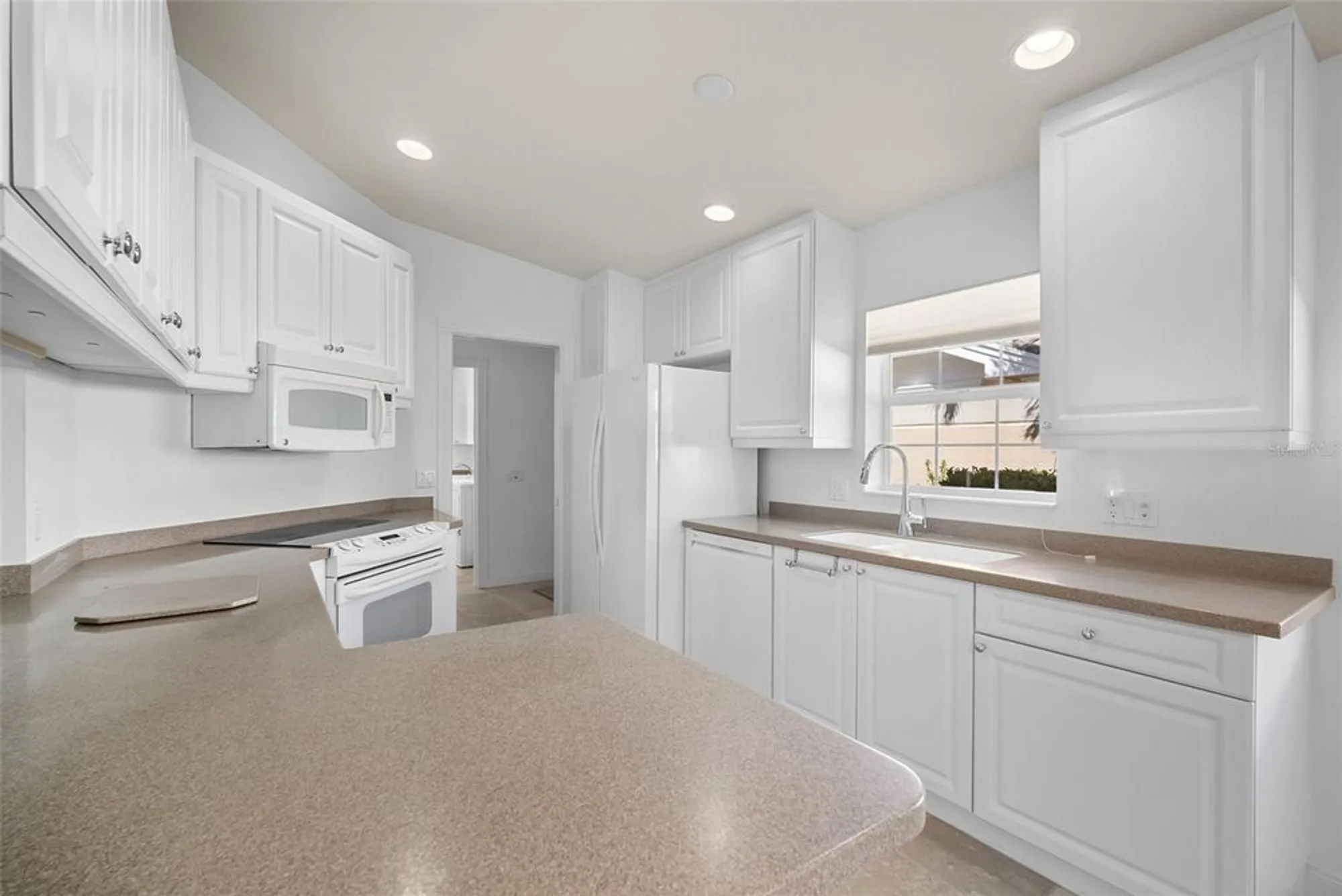 Property Slideshow image 4 of 30 | 11624 garessio ln, Sarasota, FL, 34238