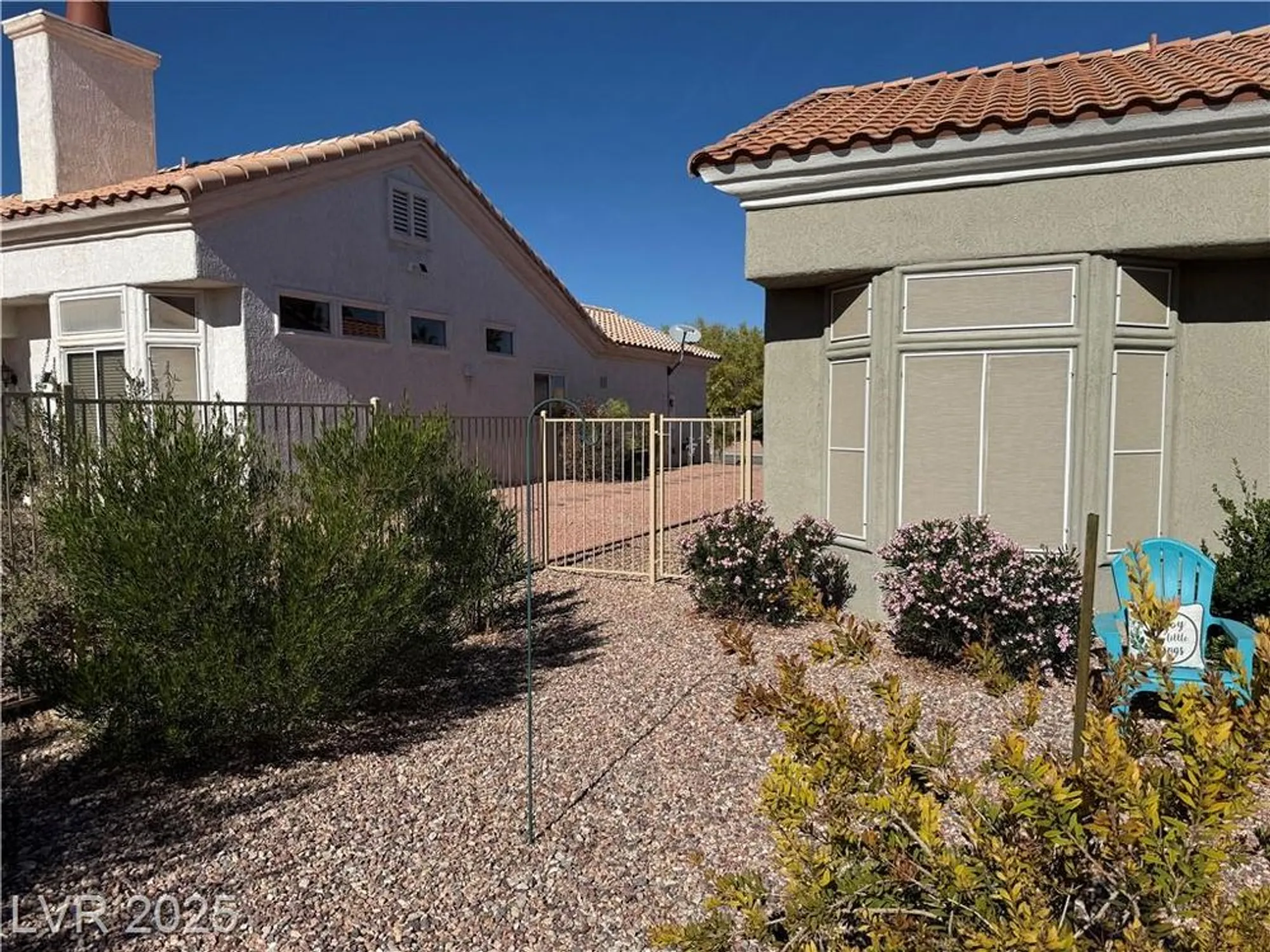 Property Slideshow image 11 of 36 | 10041 netherton dr, Las Vegas, NV, 89134