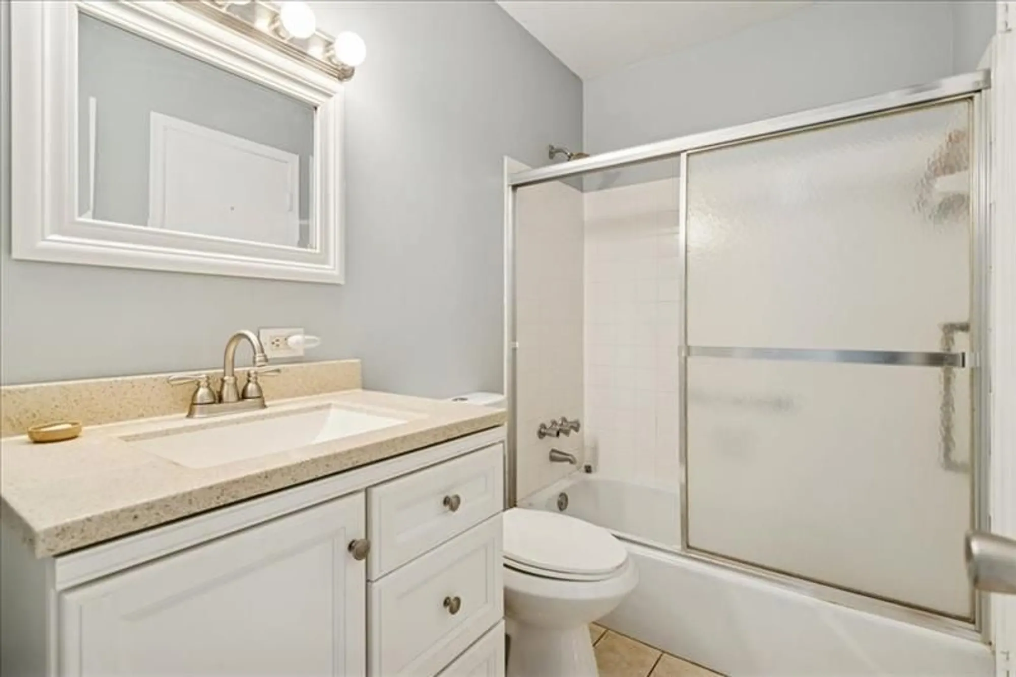 Property Slideshow image 7 of 15 | 95 north blvd apt 2b, Boynton Beach, FL, 33435