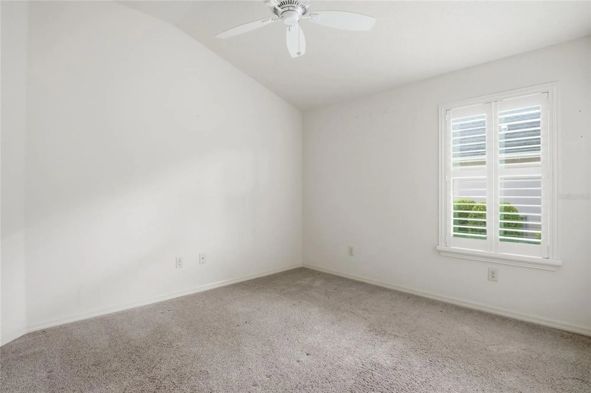 Property Slideshow image 20 of 38 | 1923 useppa oaks ln, The Villages, FL, 32163