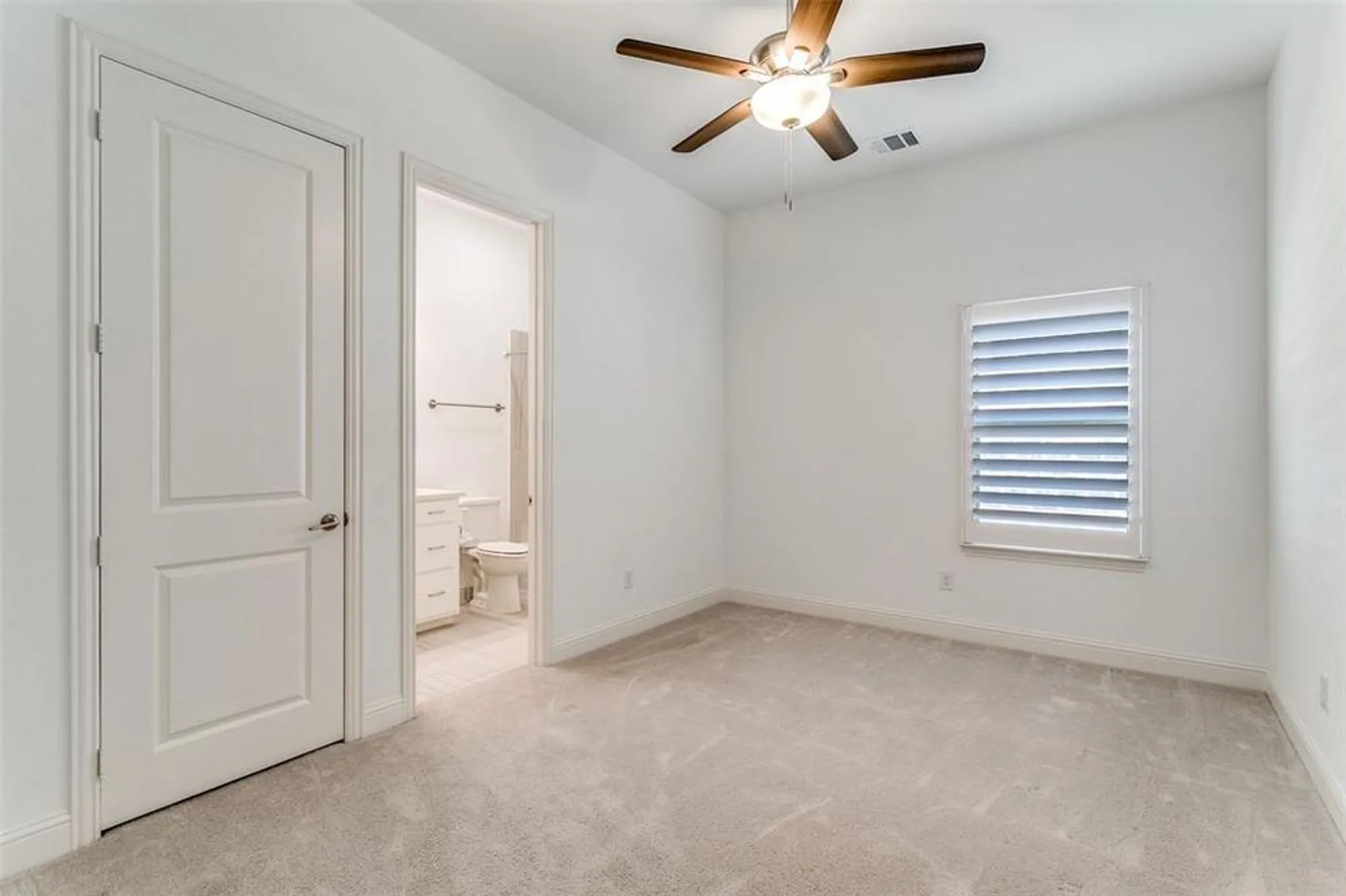 Property Slideshow image 20 of 31 | 8120 isle of skye, Lewisville, TX, 75056