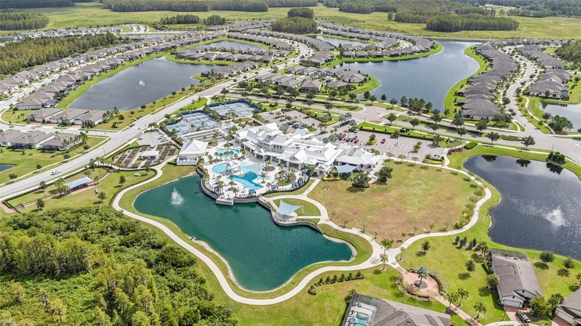 Property Slideshow image 27 of 30 | 19865 sea glass cir, Land O Lakes, FL, 34638