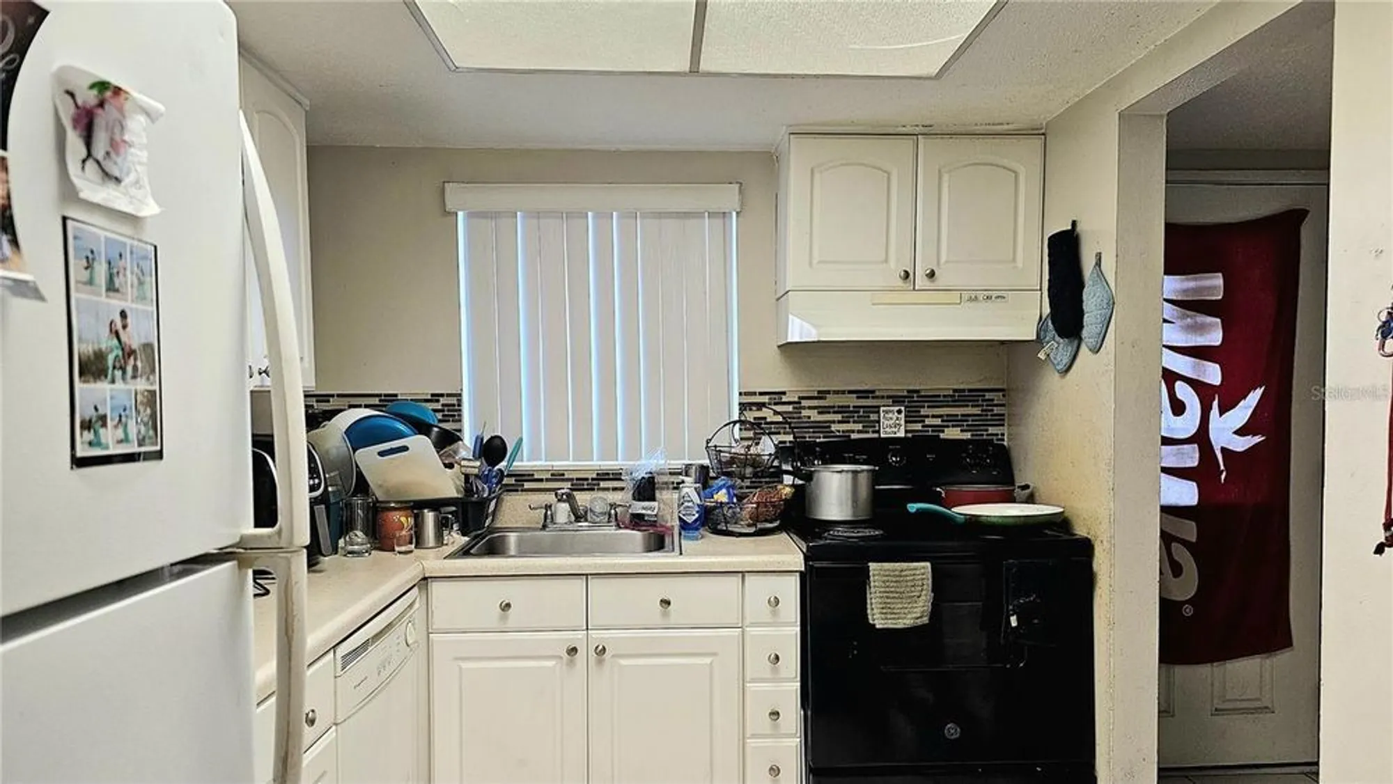 Property Slideshow image 14 of 17 | 4067 lake bayshore dr # 302, Bradenton, FL, 34205