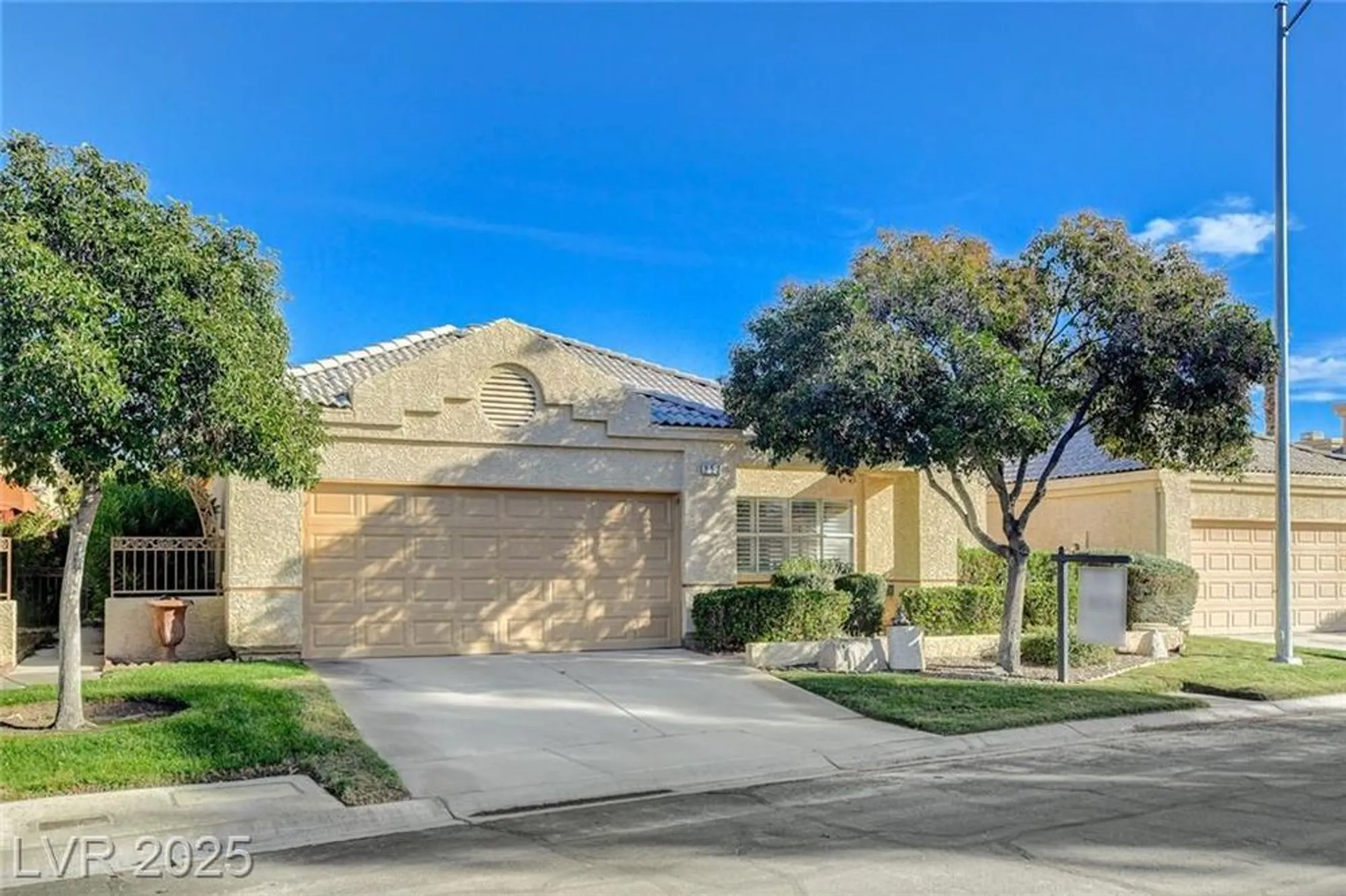 Property Slideshow image 3 of 63 | 352 mill hollow rd, Las Vegas, NV, 89107