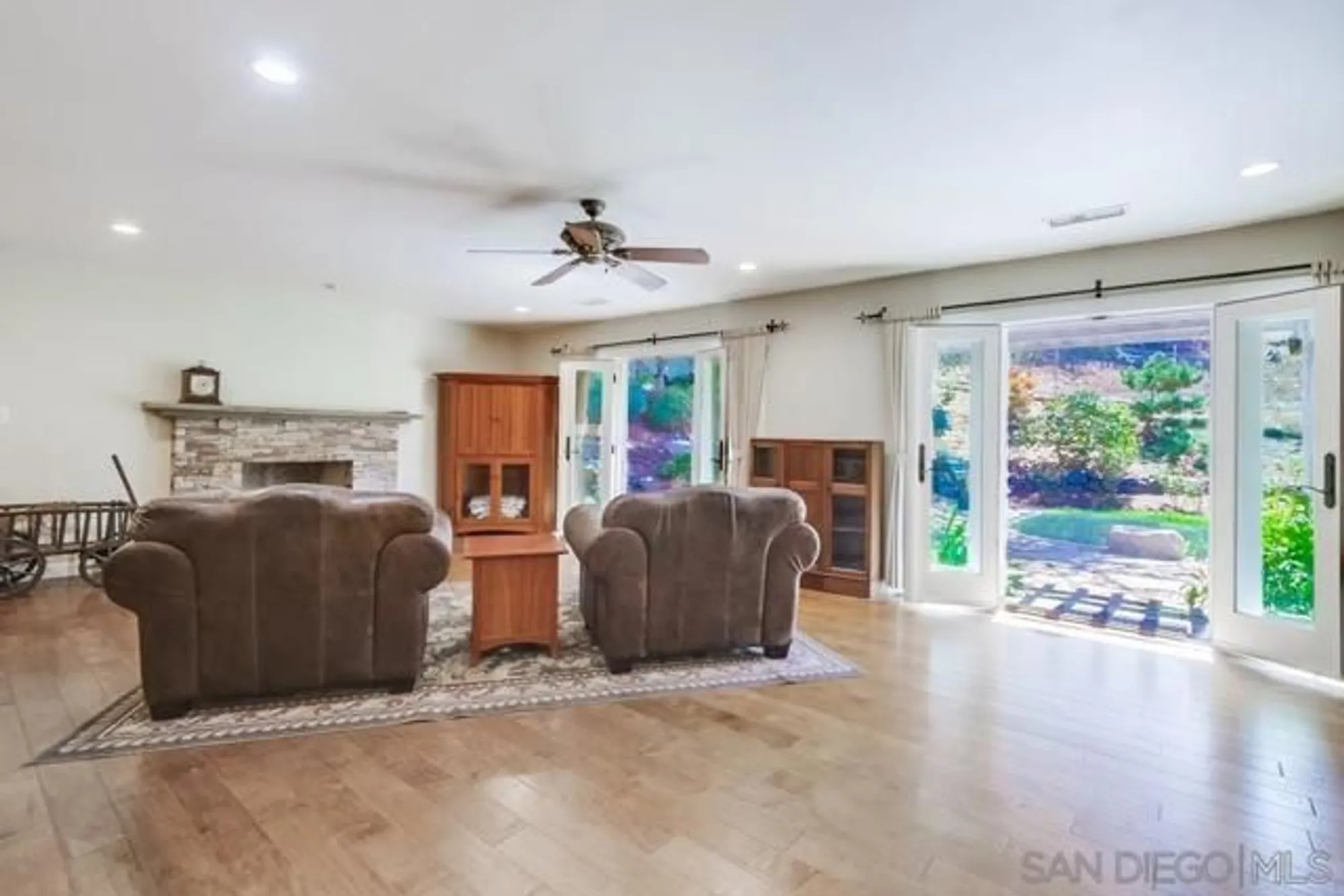 Property Slideshow image 8 of 44 | 1454 la plaza dr, San Marcos, CA, 92078