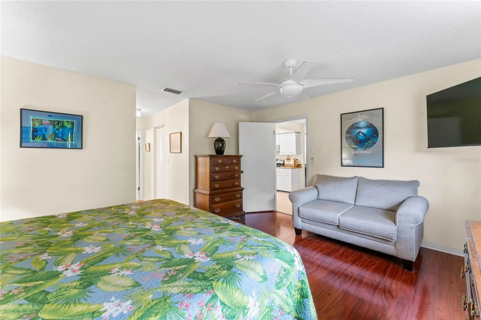Property Slideshow image 28 of 52 | 1817 new bedford dr, Sun City Center, FL, 33573
