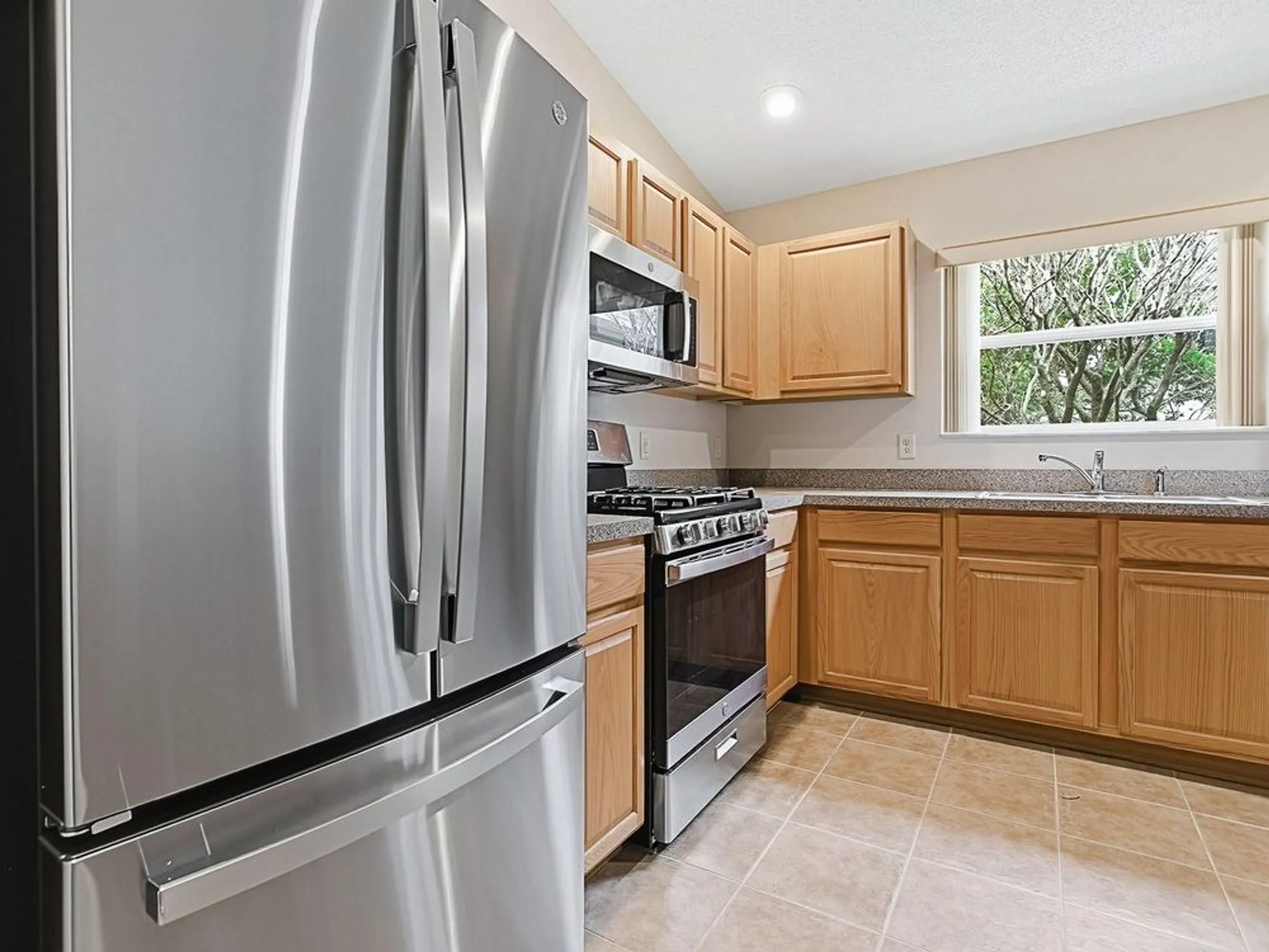 Property Slideshow image 22 of 41 | 231 bentwood dr, Leesburg, FL, 34748