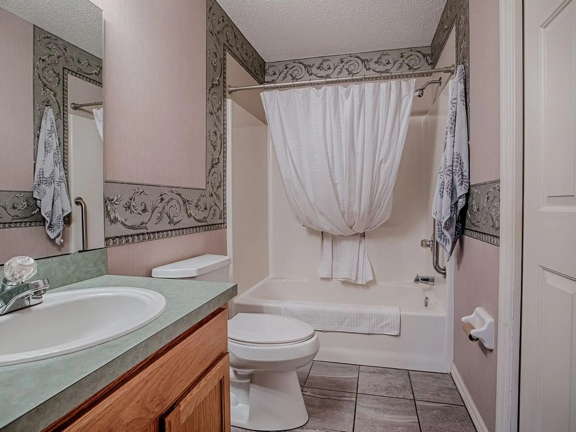 Property Slideshow image 13 of 40 | 432 ranchwood dr, Leesburg, FL, 34748