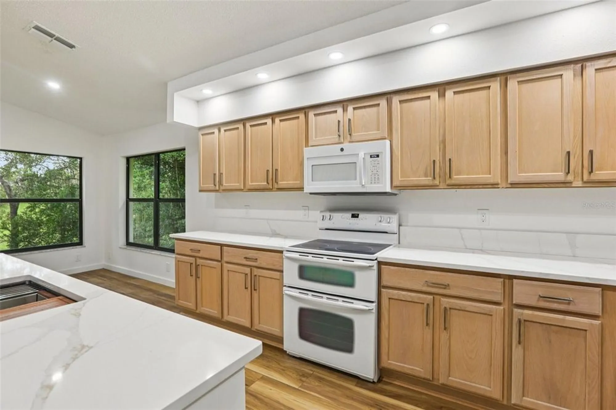 Property Slideshow image 13 of 32 | 533 bent oak ct, Spring Hill, FL, 34609