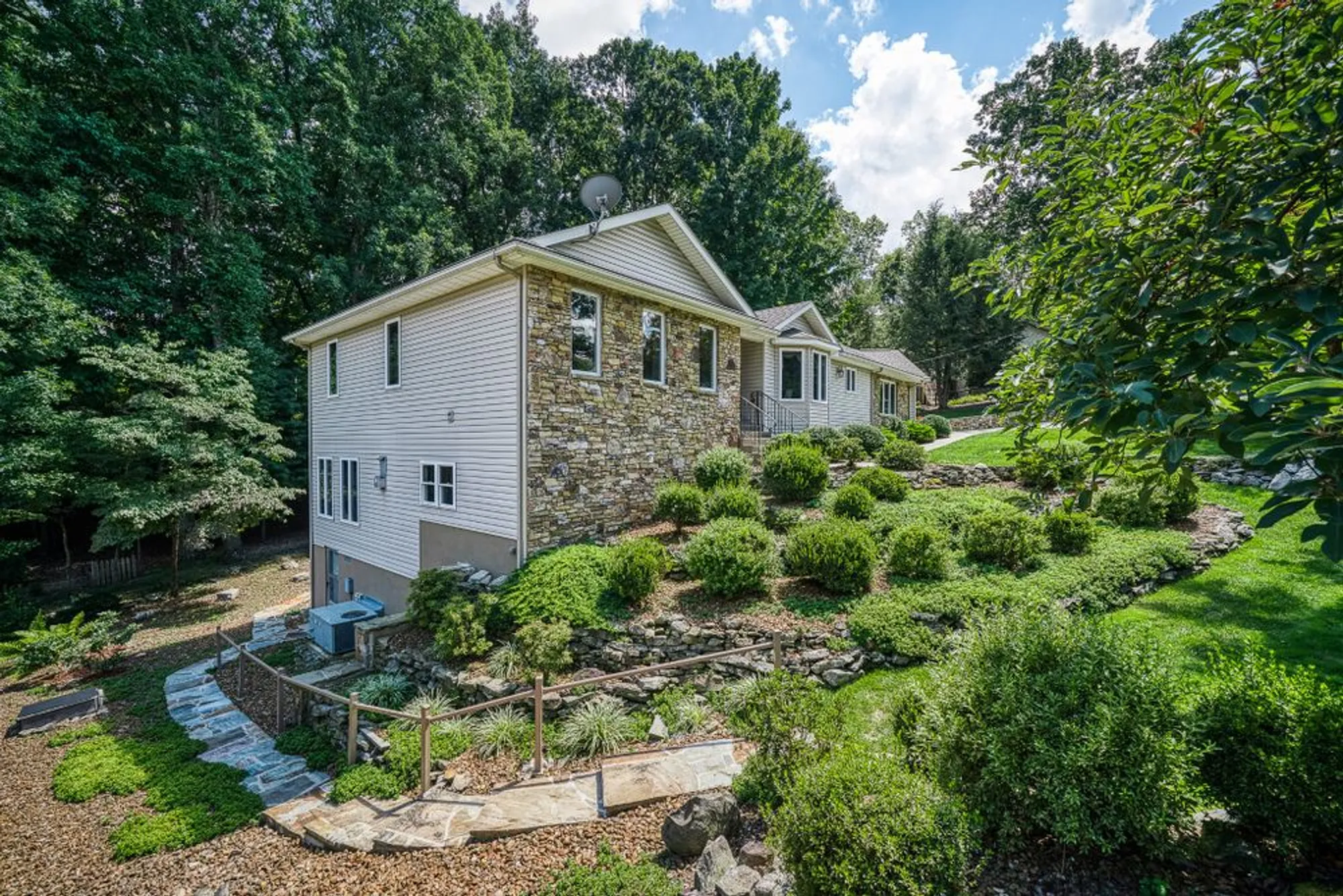 Property Slideshow image 39 of 56 | 16 belvedere ln, Crossville, TN, 38558
