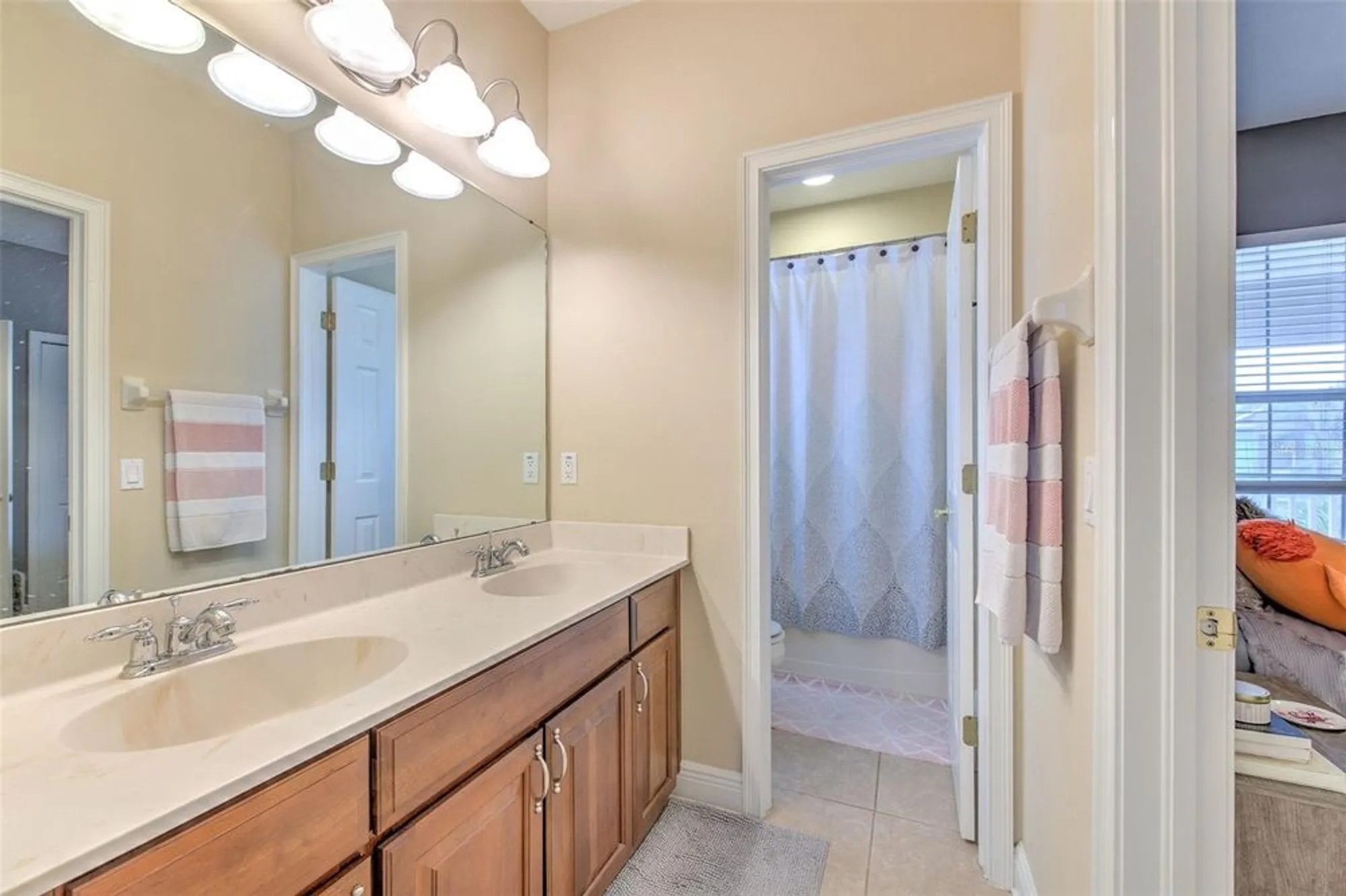 Property Slideshow image 48 of 69 | 406 manns harbor dr, Apollo Beach, FL, 33572