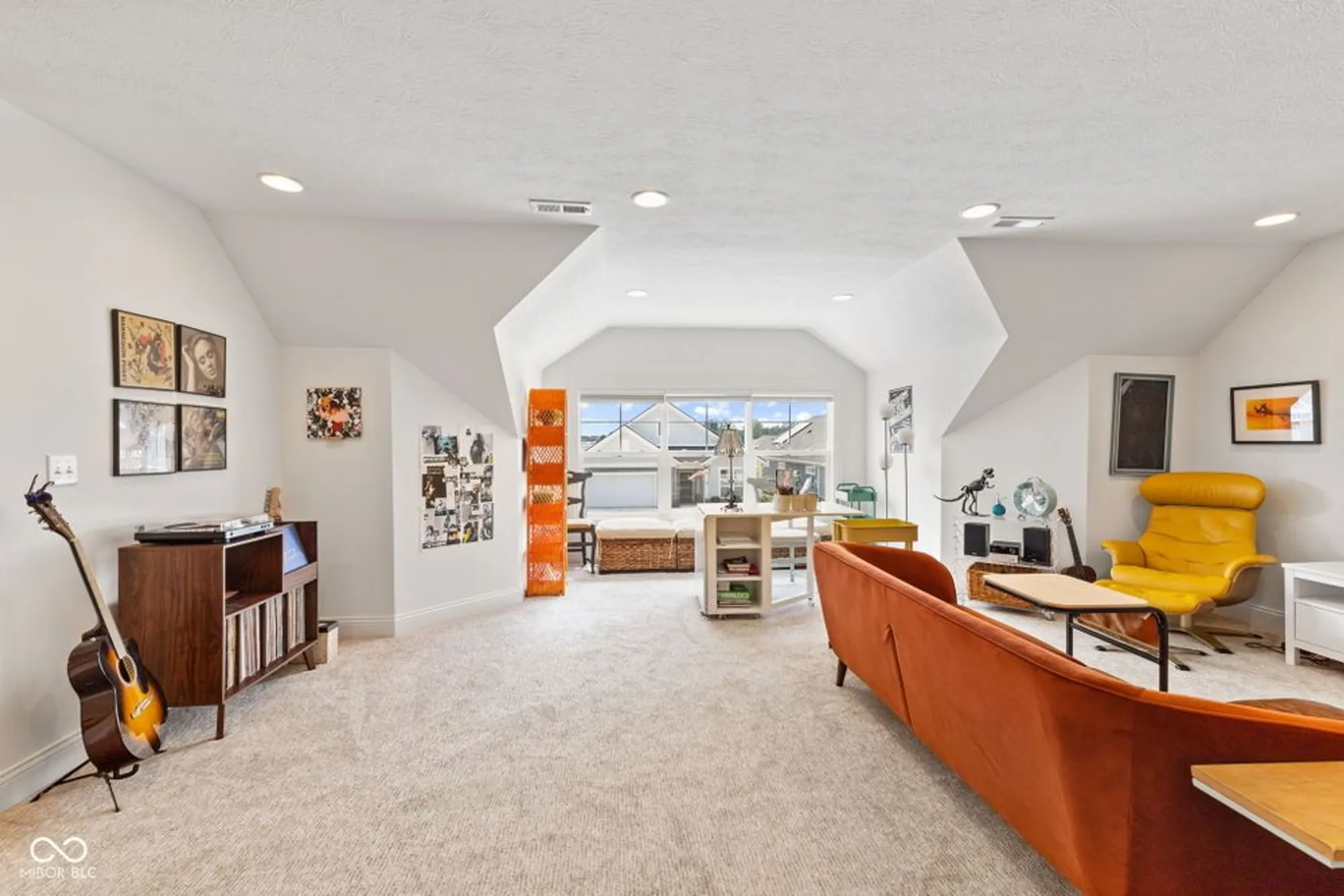 Property Slideshow image 32 of 55 | 2460 collins dr, Westfield, IN, 46074