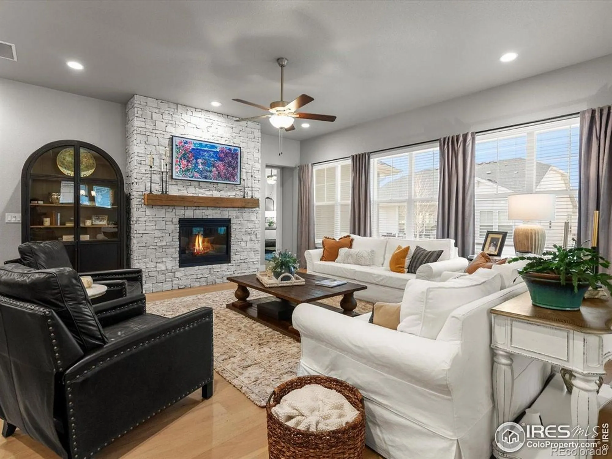 Property Slideshow image 2 of 39 | 9035 s shawnee ct, Aurora, CO, 80016