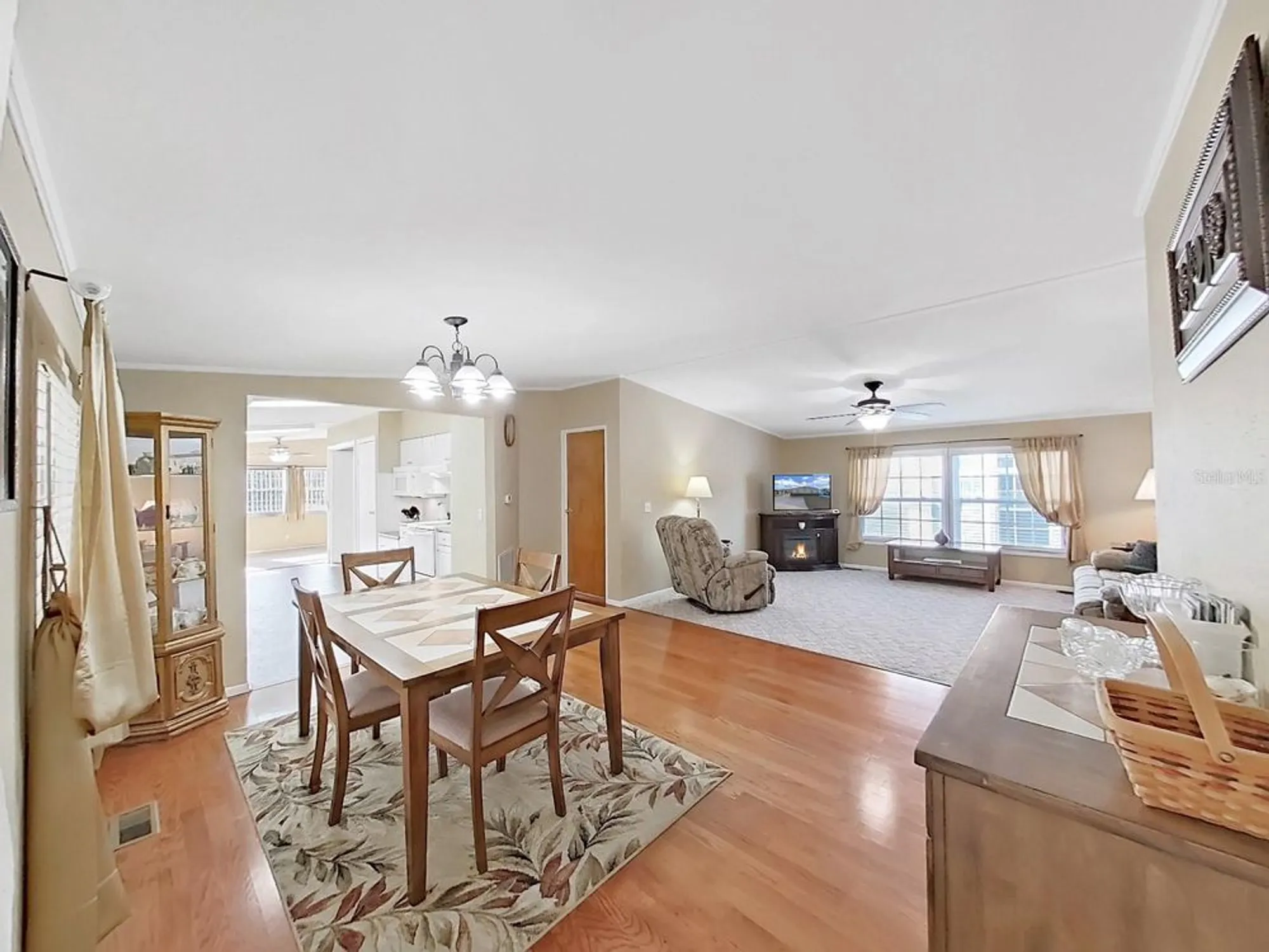 Property Slideshow image 8 of 48 | 1750 fox hill dr, Lakeland, FL, 33810