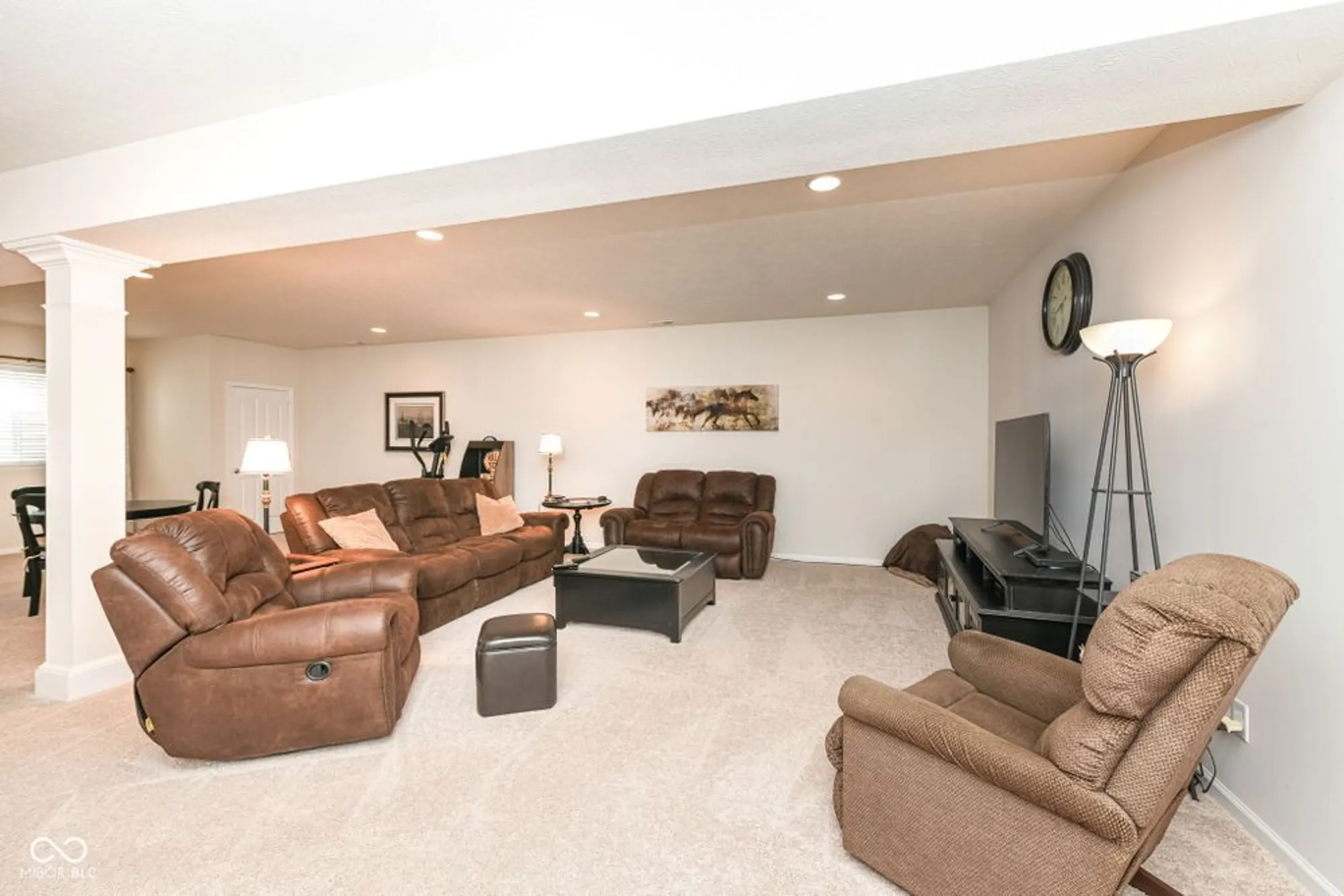 Property Slideshow image 27 of 52 | 16176 brookmere ave, Fishers, IN, 46037