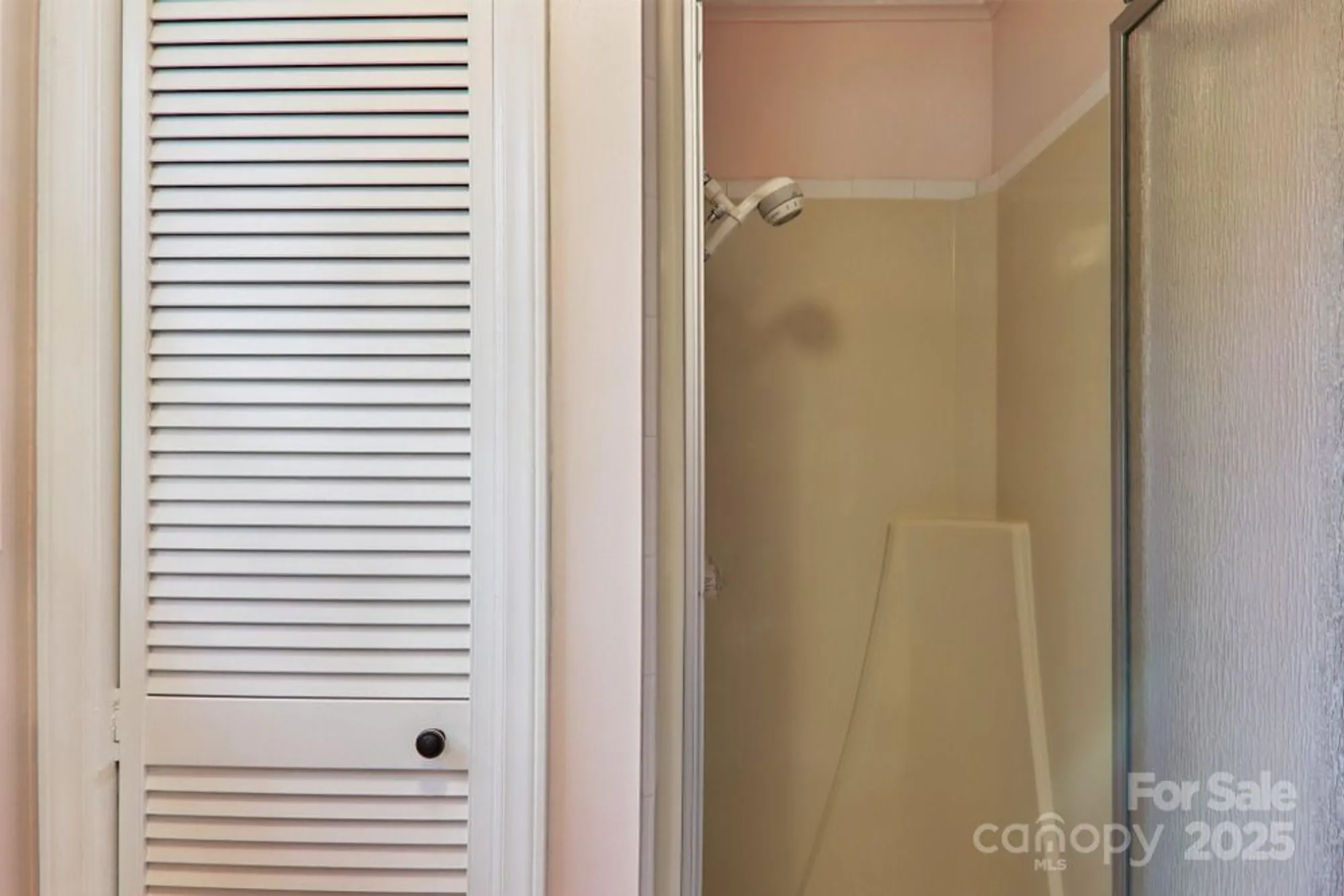 Property Slideshow image 27 of 47 | 226 cranbrook cir, Hendersonville, NC, 28792