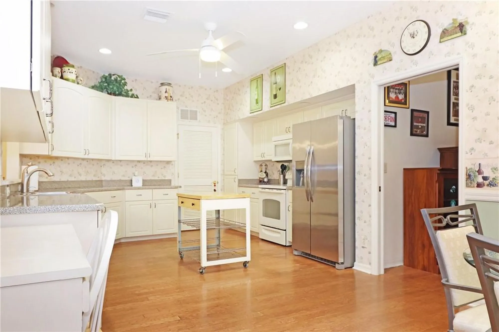 Property Slideshow image 9 of 49 | 20631 prince ranier pl, Leesburg, FL, 34748