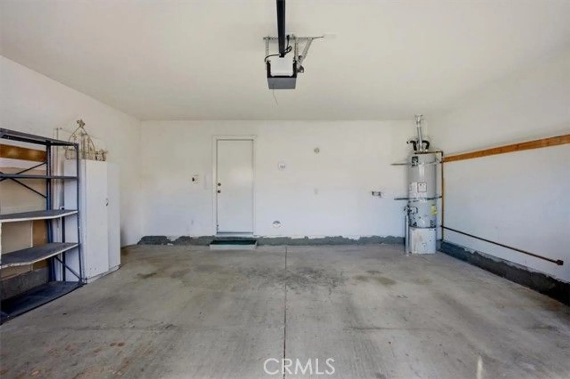 Property Slideshow image 34 of 36 | 19146 oak st, Apple Valley, CA, 92308