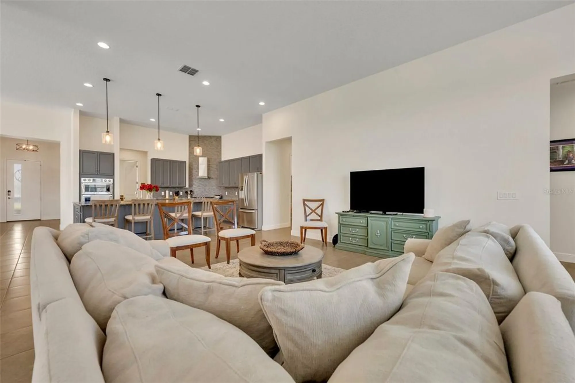 Property Slideshow image 10 of 40 | 2666 meadowedge loop, Saint Cloud, FL, 34772