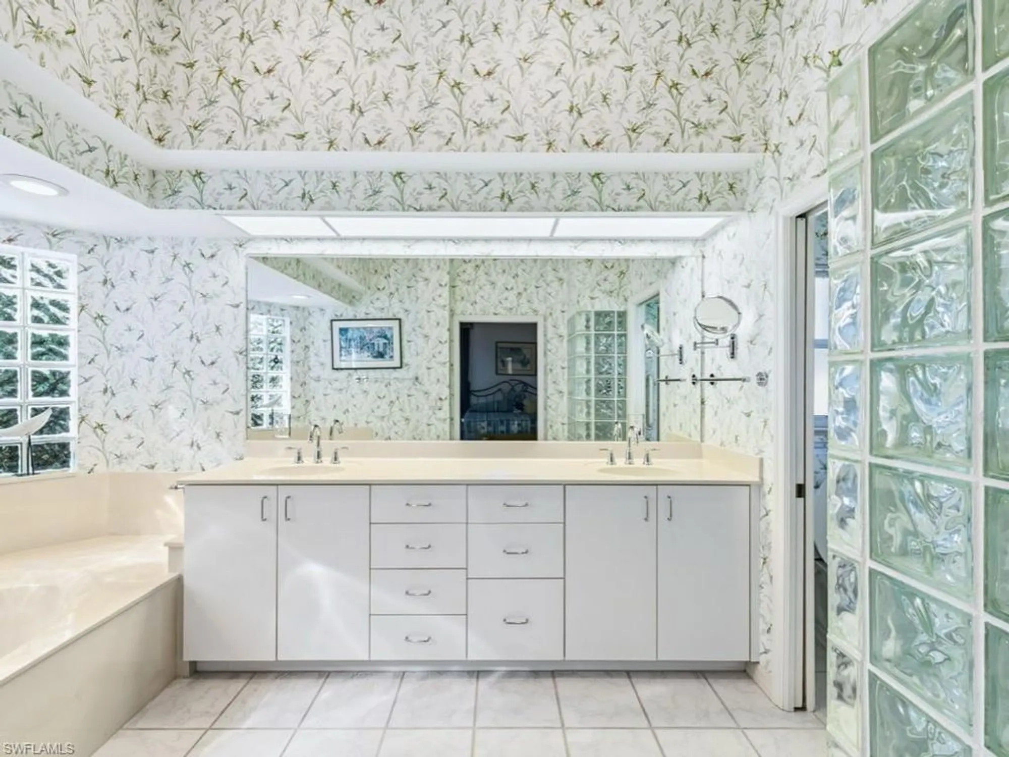 Property Slideshow image 12 of 45 | 3356 montara dr, Bonita Springs, FL, 34134