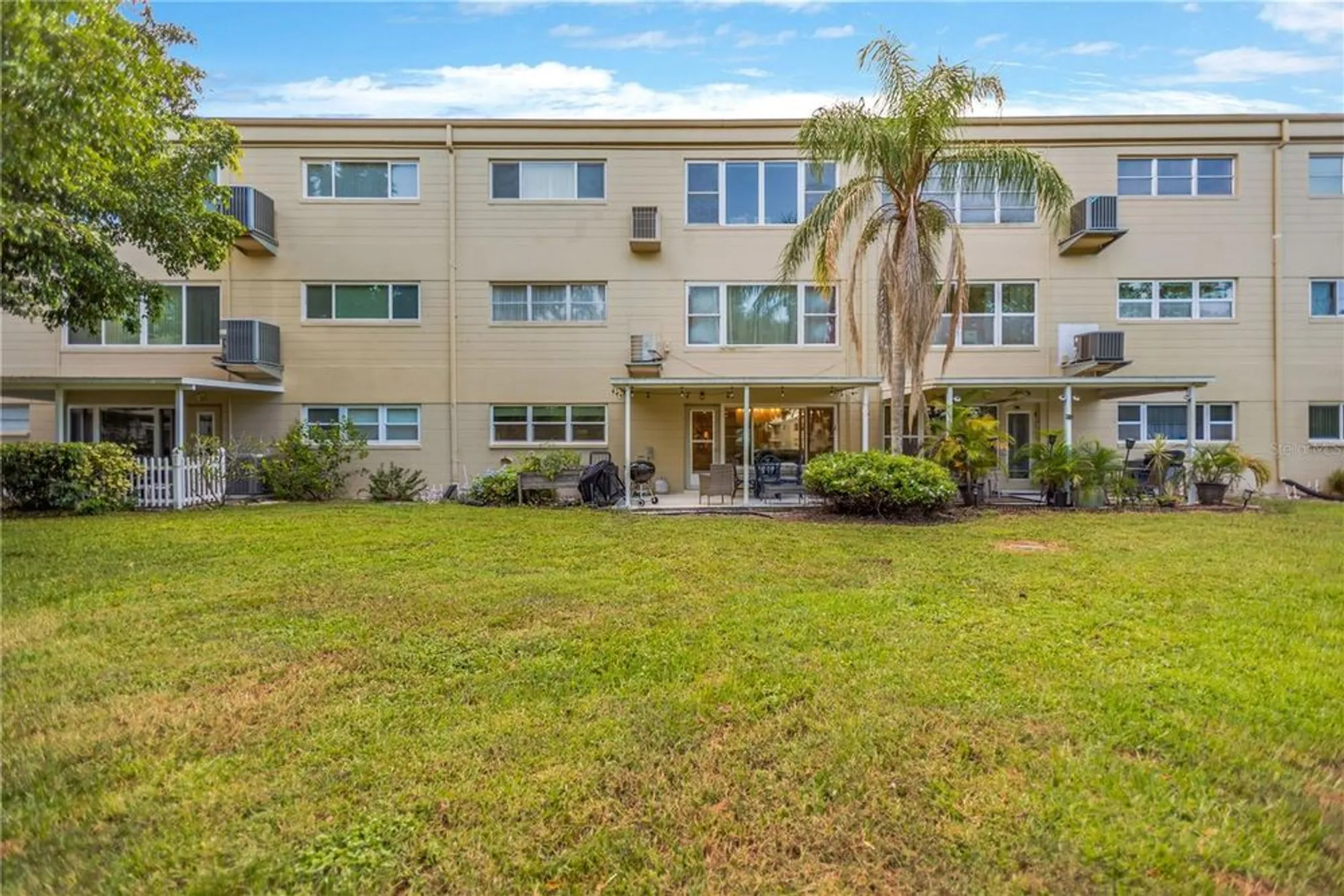 Property Slideshow image 25 of 32 | 2350 haitian dr apt 6, Clearwater, FL, 33763