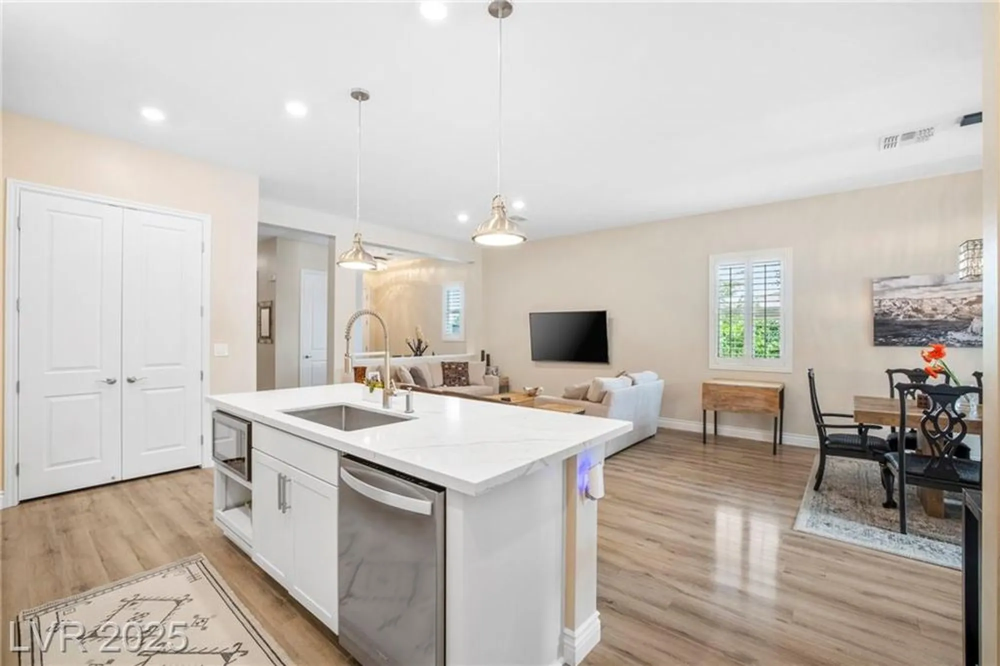 Property Slideshow image 13 of 45 | 10631 silver pond ave, Las Vegas, NV, 89135