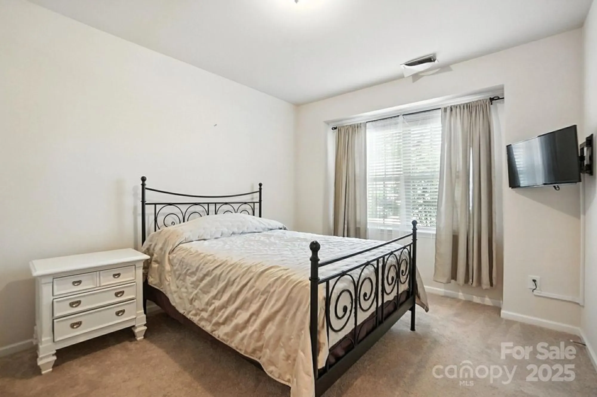 Property Slideshow image 23 of 48 | 16432 cozy cove rd, Charlotte, NC, 28278