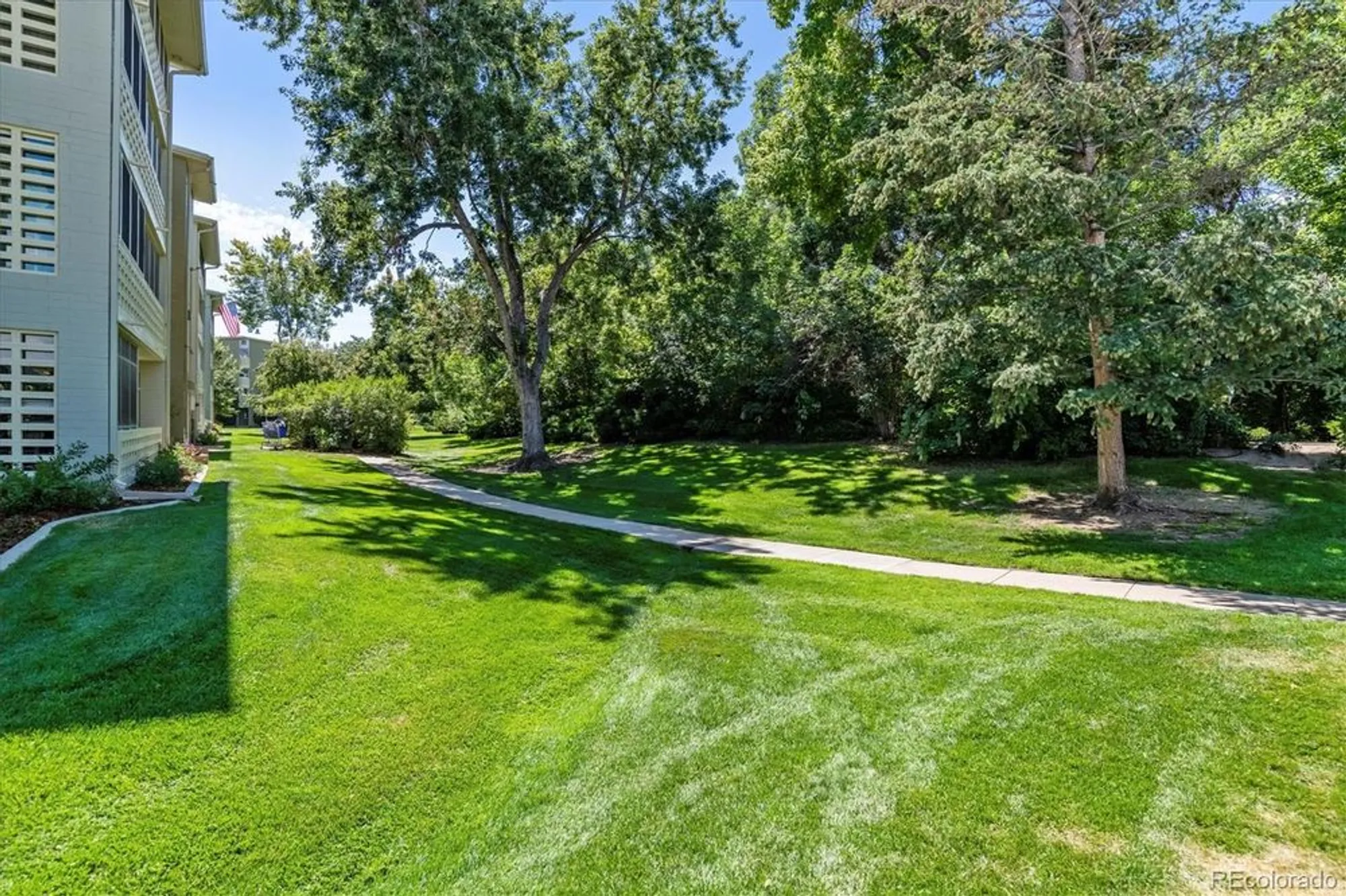 Property Slideshow image 12 of 14 | 705 s alton way unit 6b, Denver, CO, 80247