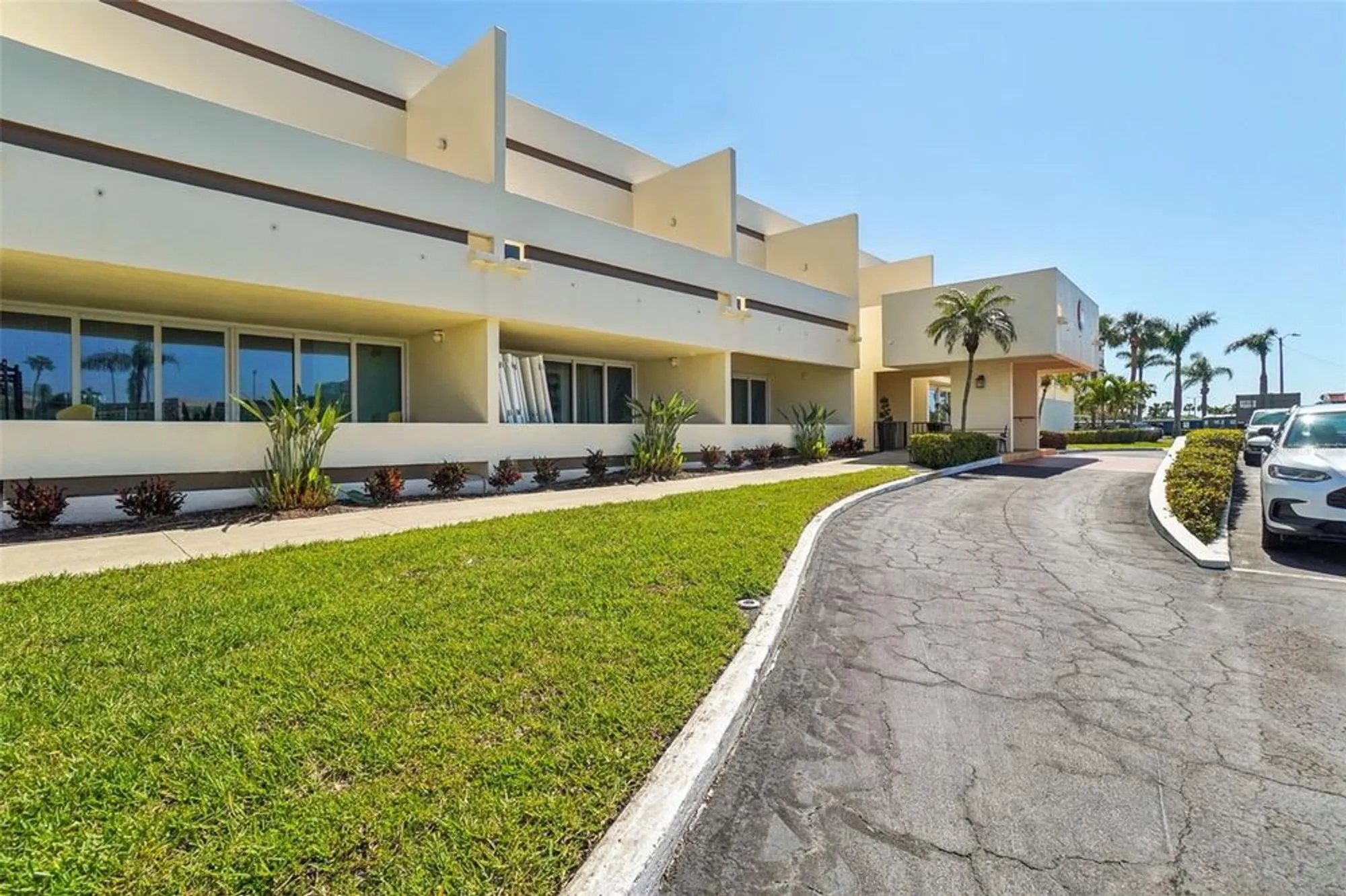 Property Slideshow image 36 of 53 | 7400 sun island dr 712, South Pasadena, FL, 33707