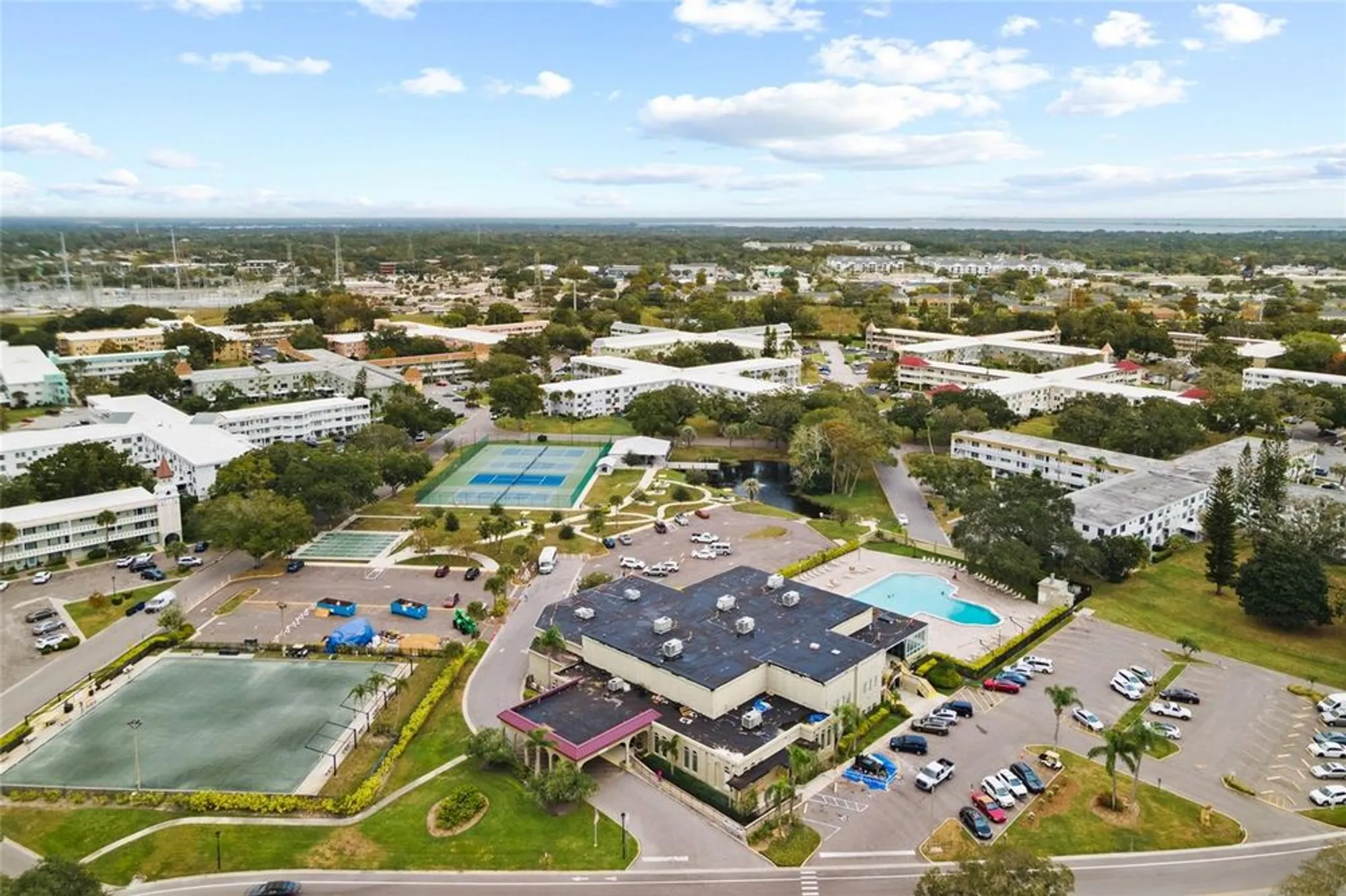 Property Slideshow image 33 of 42 | 2416 world parkway blvd 26, Clearwater, FL, 33763