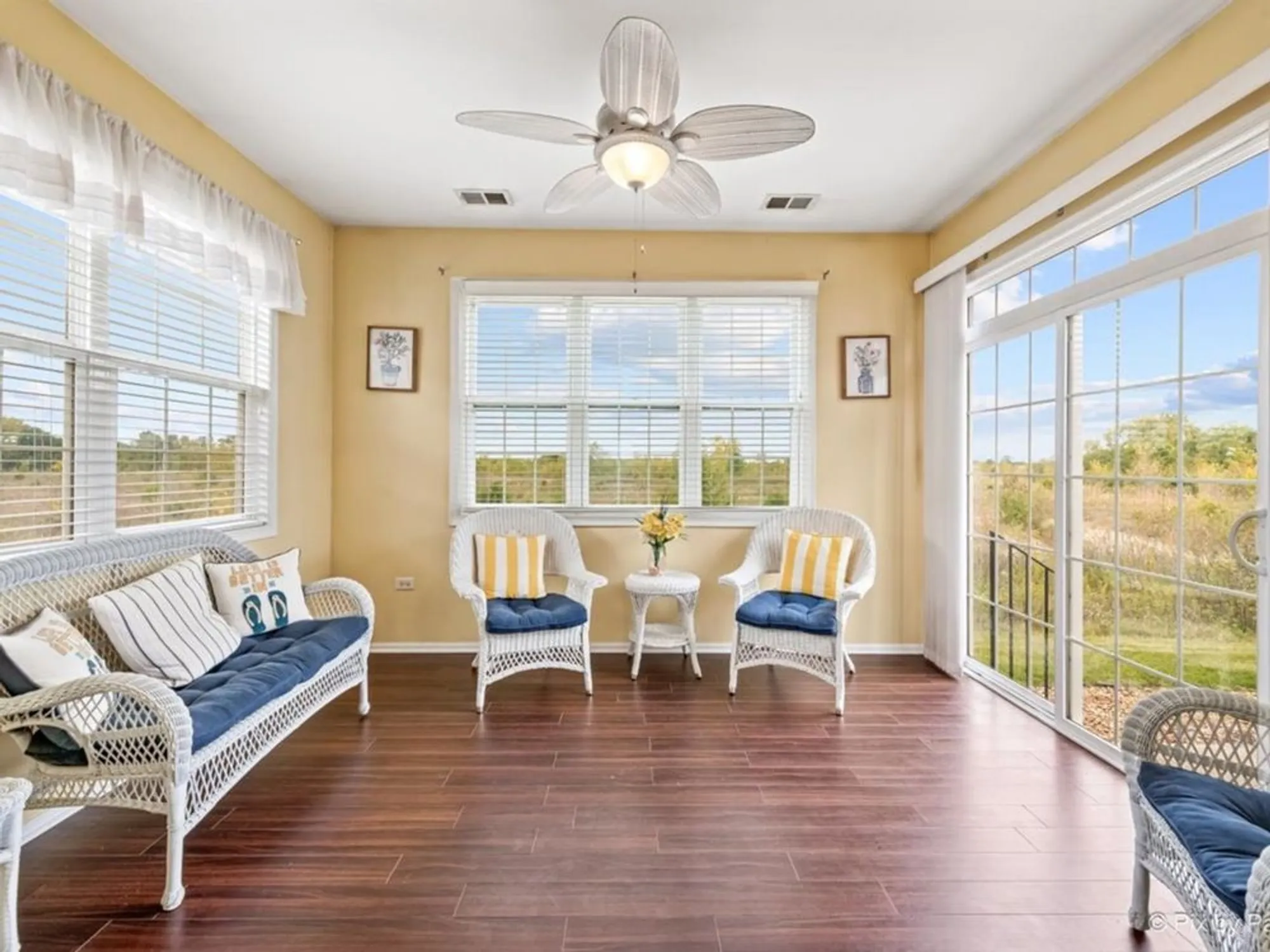 Property Slideshow image 10 of 32 | 17228 como ave, Lockport, IL, 60441