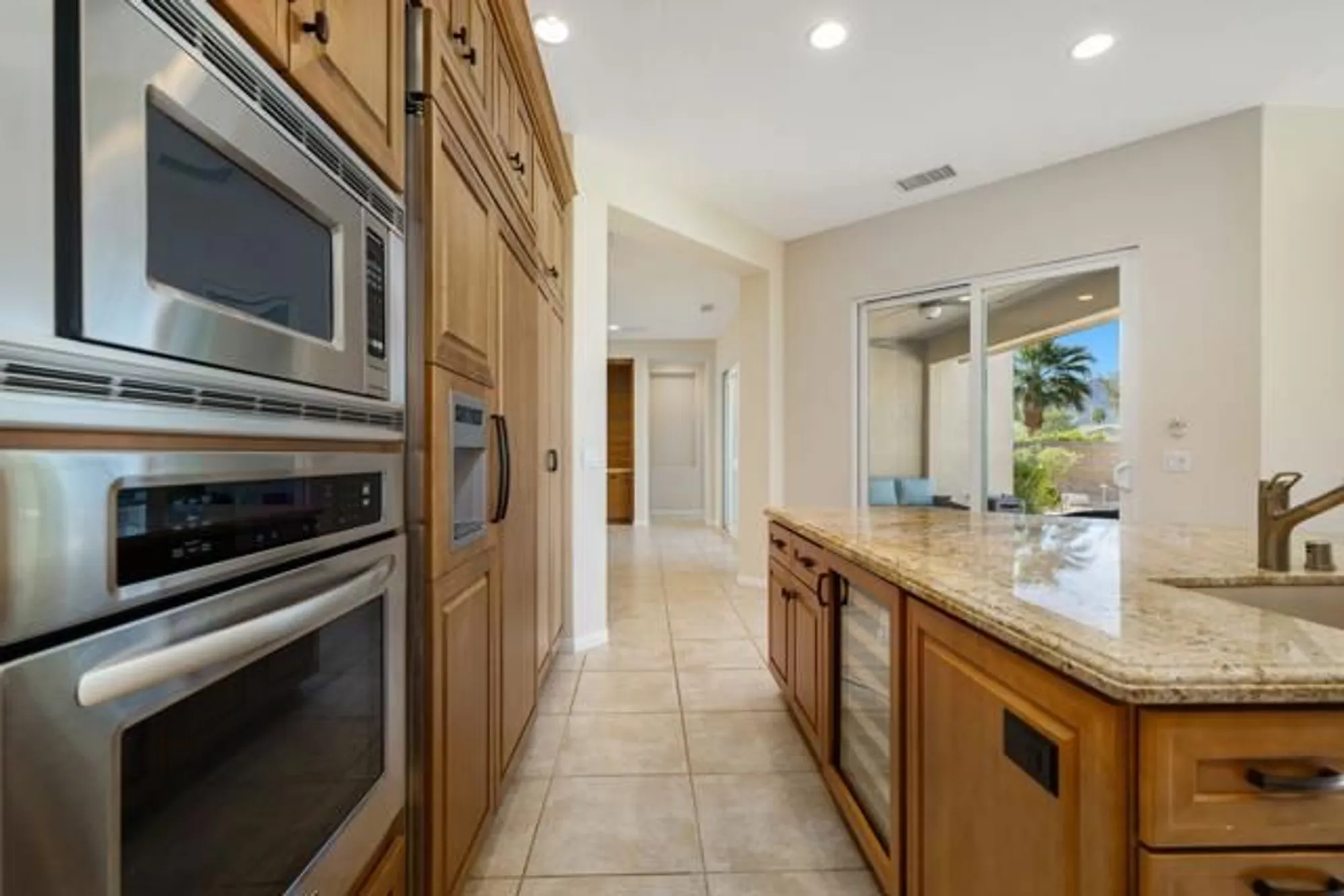 Property Slideshow image 26 of 48 | 81943 prism dr, La Quinta, CA, 92253