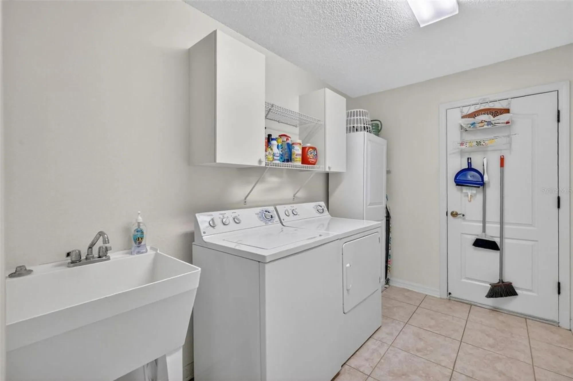 Property Slideshow image 19 of 25 | 2123 heather hill loop, The Villages, FL, 32162