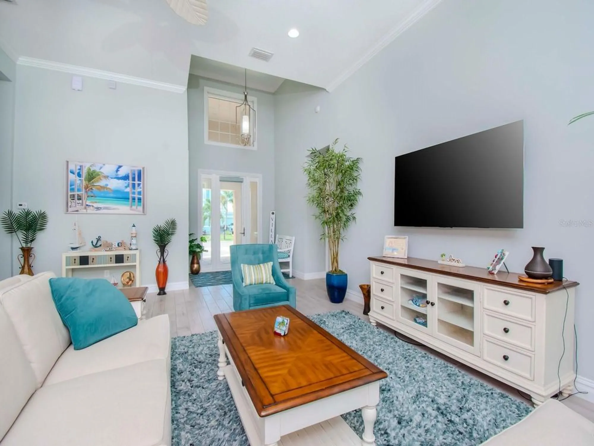 Property Slideshow image 14 of 52 | 717 manns harbor dr, Apollo Beach, FL, 33572