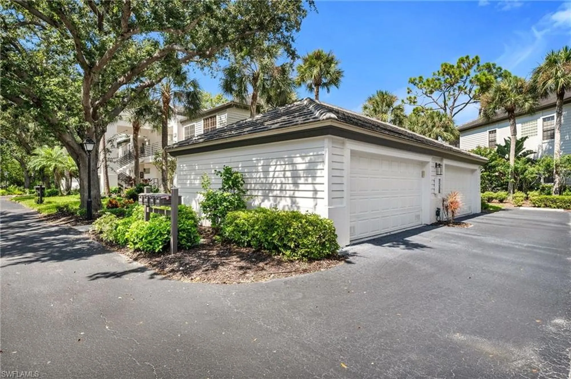 Property Slideshow image 17 of 19 | 27026 oakwood lake dr # 202, Bonita Springs, FL, 34134
